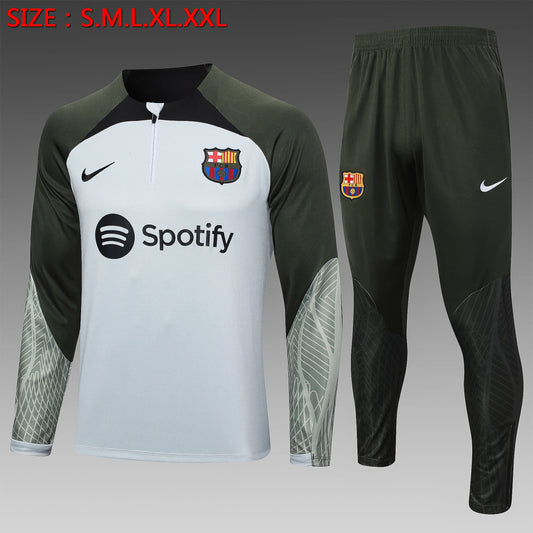 23/24 Half pull Barcelona Light Grey