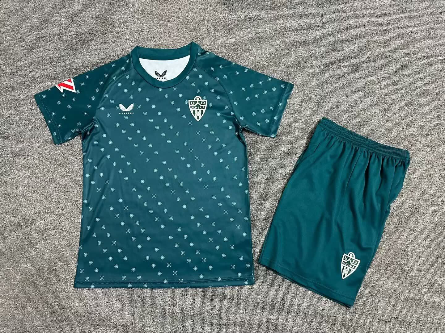 24/25 Kids Almeria away Size: 16-28