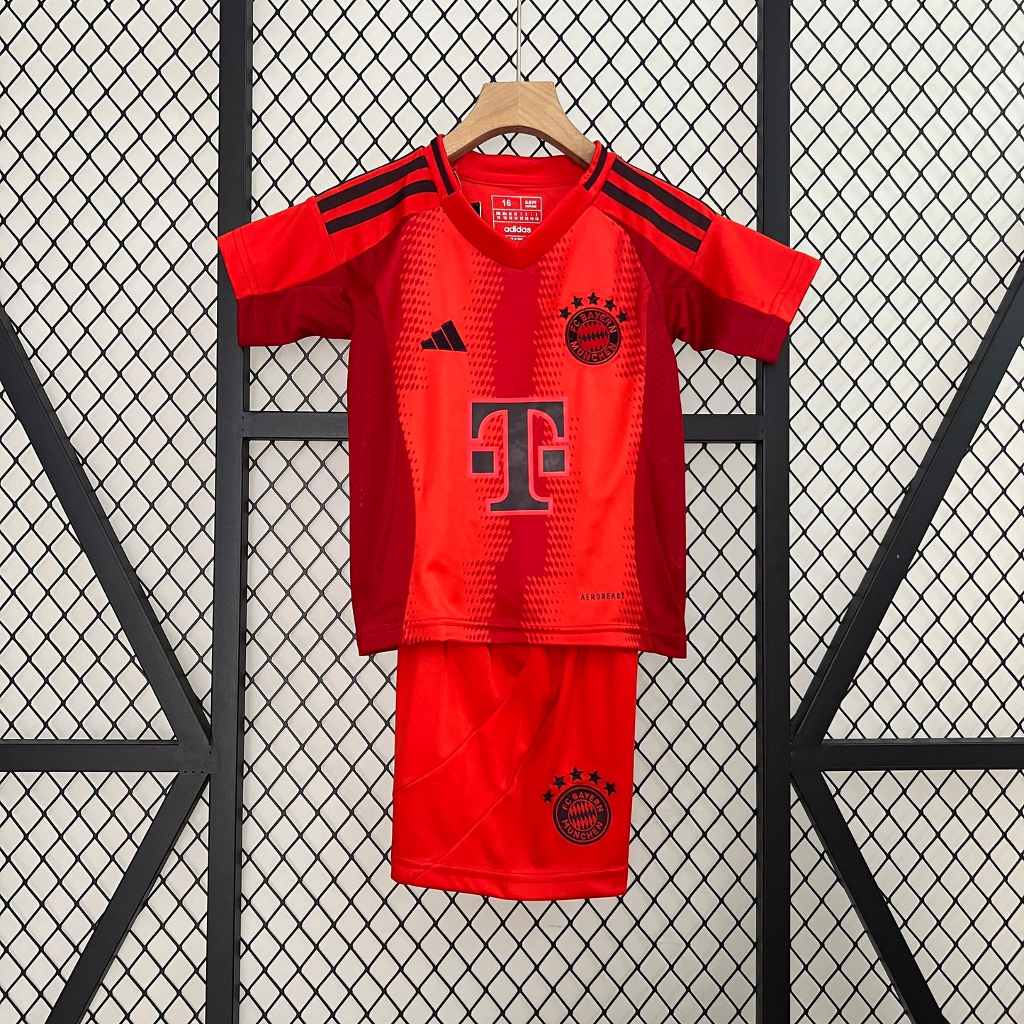 24/25 Kids Bayern Home Size: 16-28