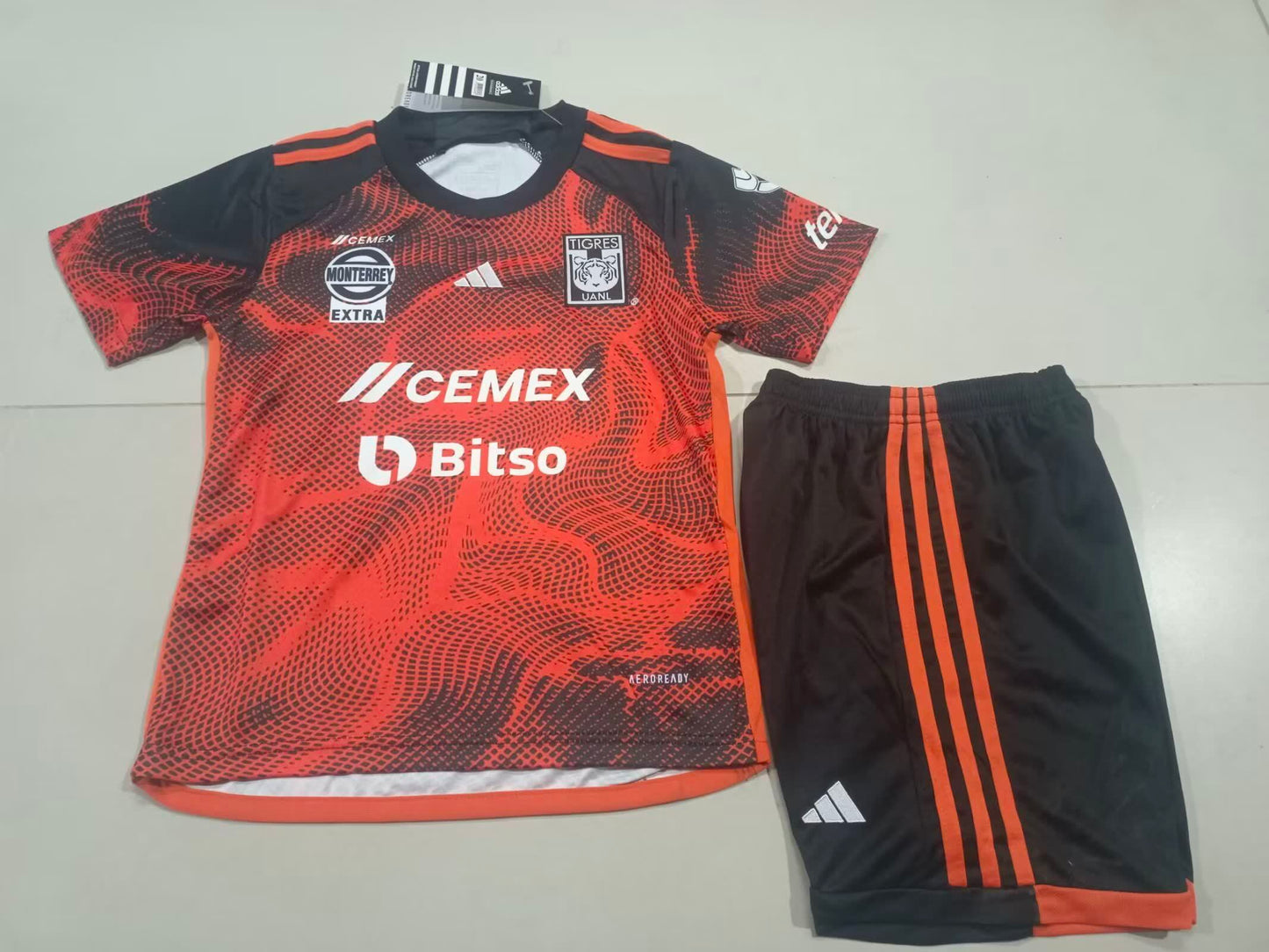 23/24 Kids # Tigres Second Away