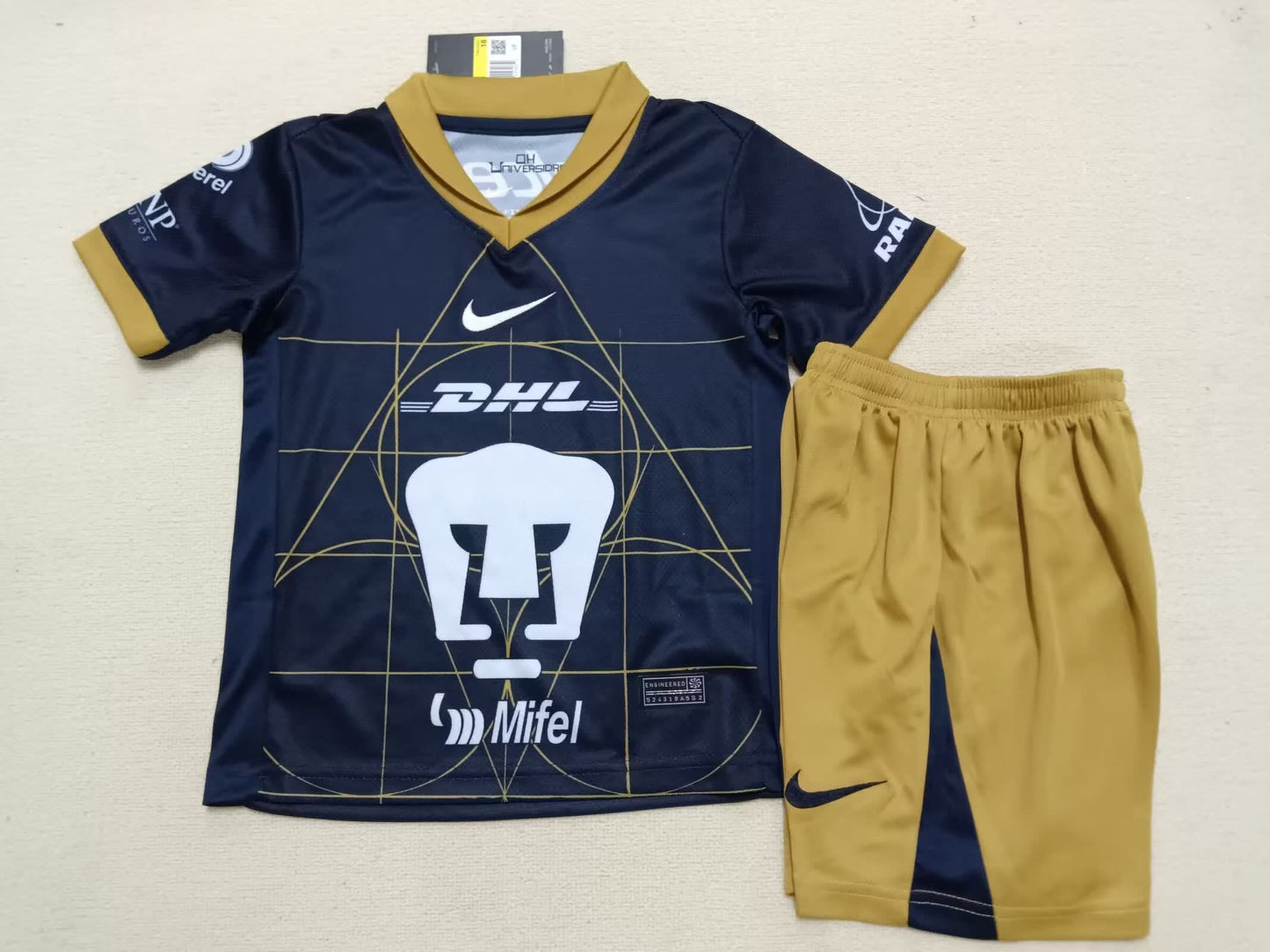 24/25 Kids Pumas Away Size: 16-28
