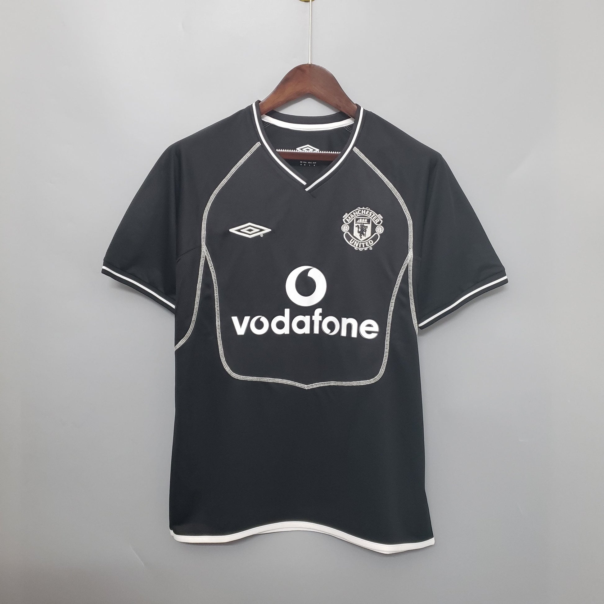 00/02 Manchester United Black Retro