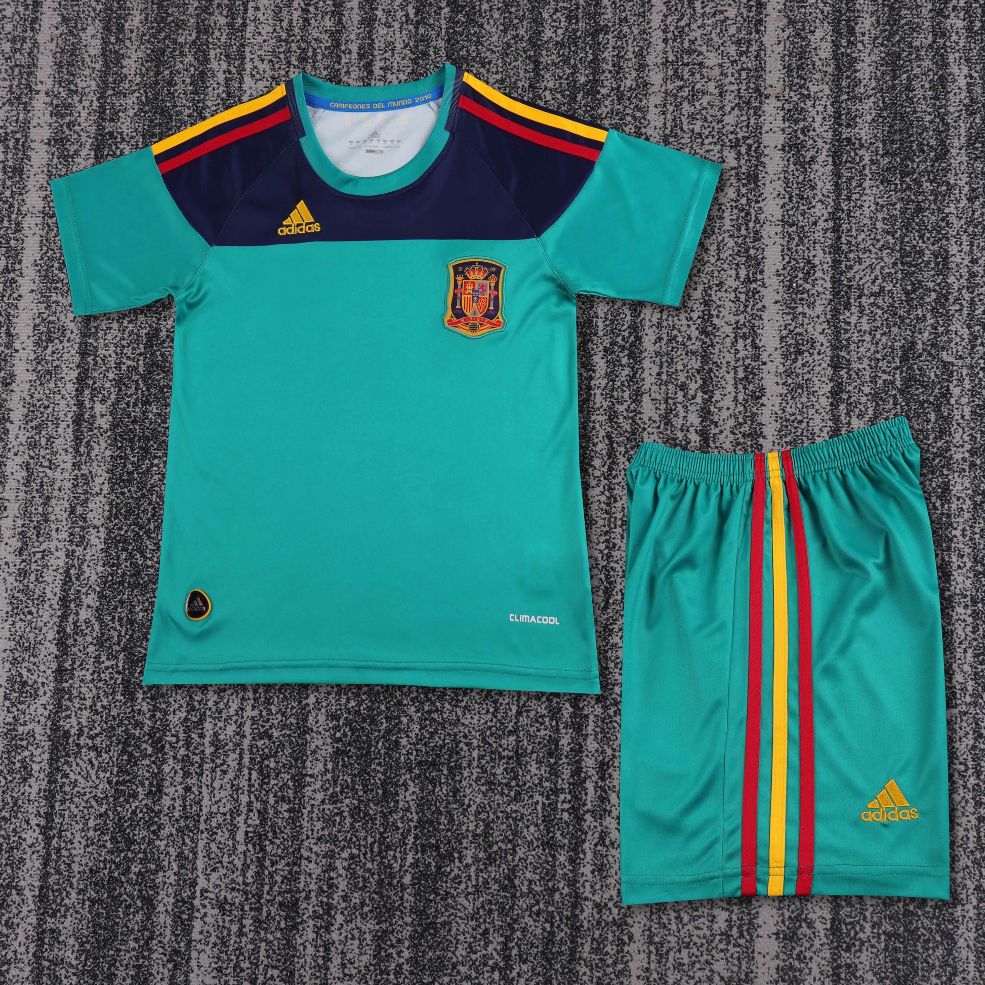 Retro Kids 2010 Spain Goalkeeper Green Size: 16-28