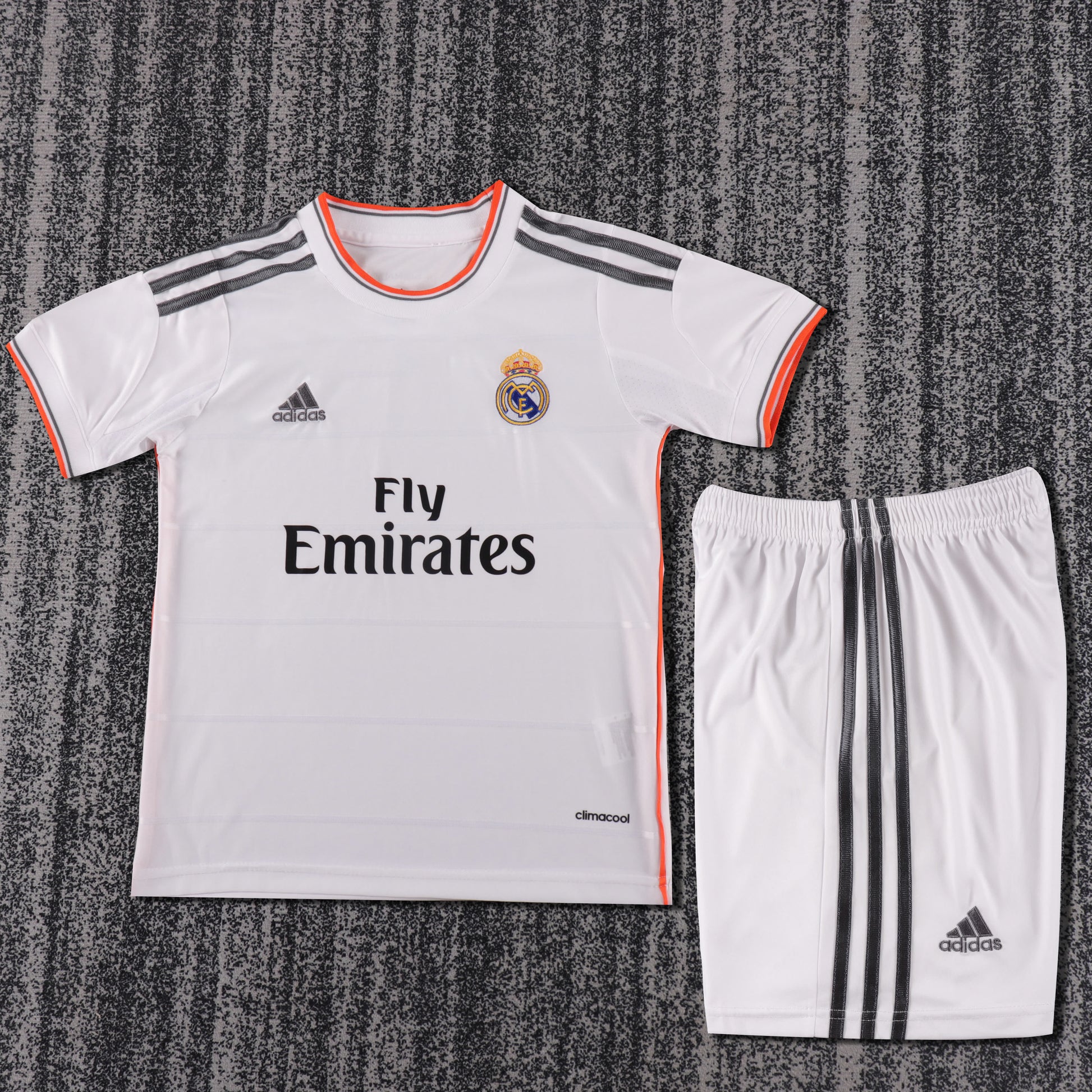 Retro Kids 13/14 Real Madrid home size: 16-28