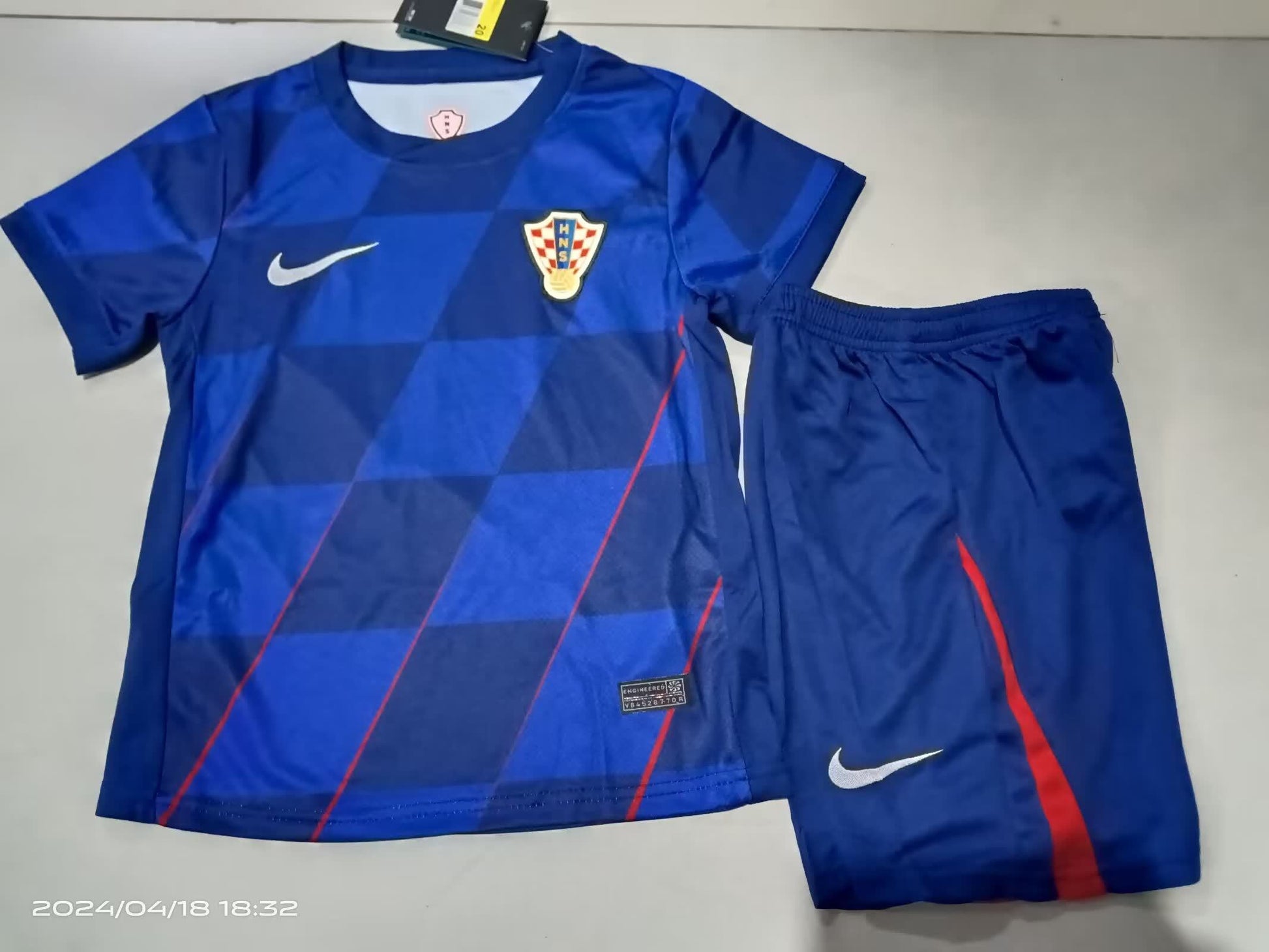 24/25 Kids Croatia away Size: 16-28