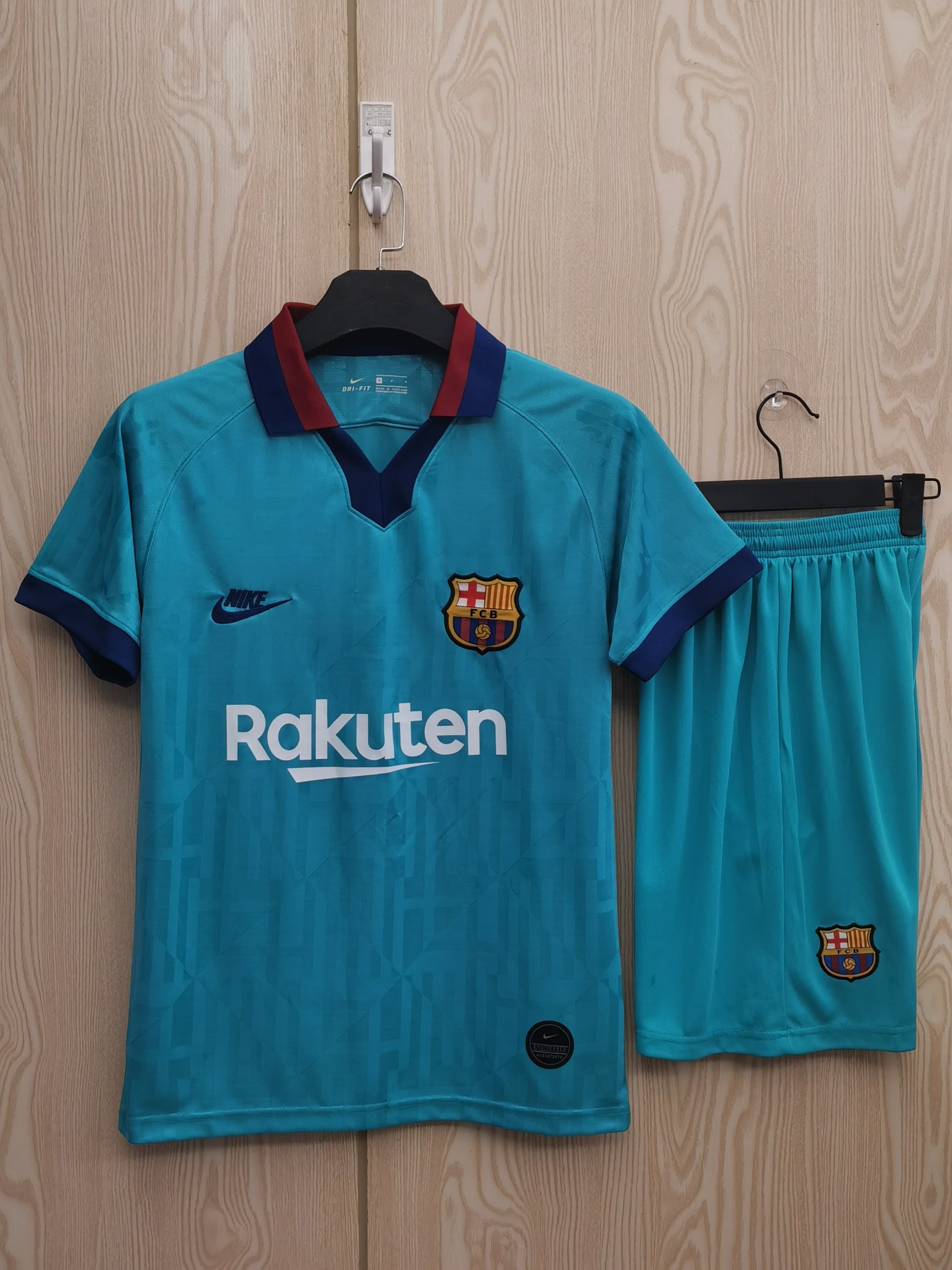 19/20 Barcelona Second Away