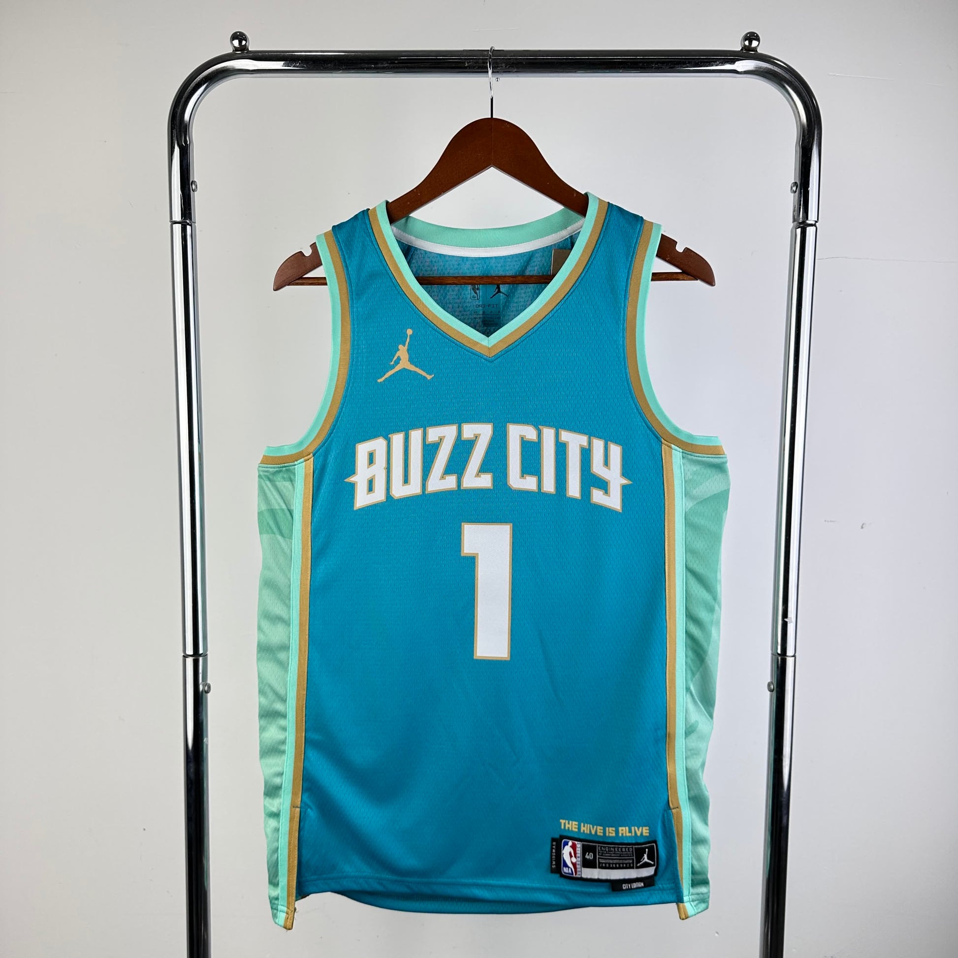 24 Season Hornets City Edition 1 # Ball