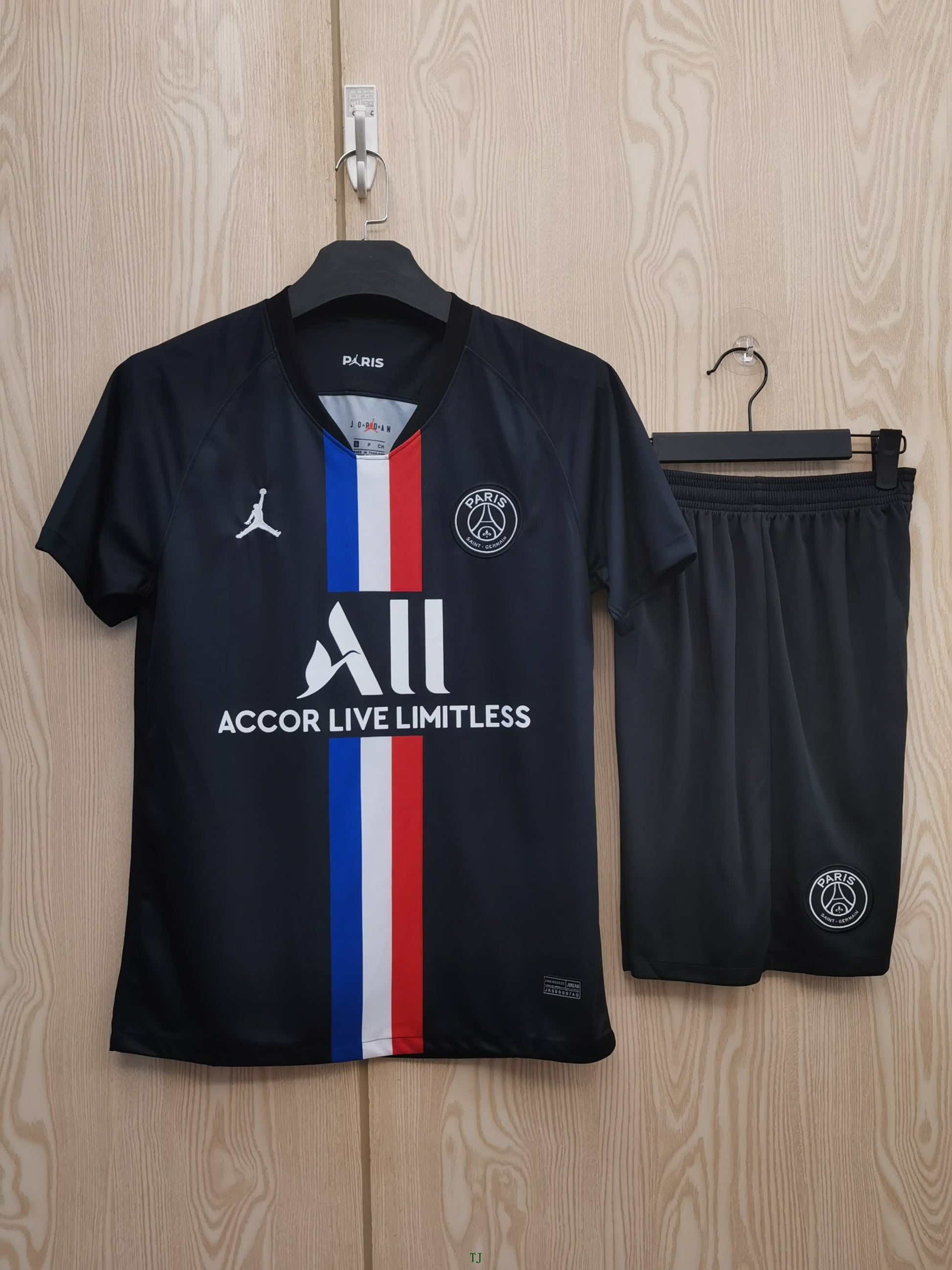19/20 PSG Jordan's Third Away