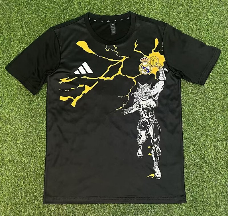 /26 Real Madrid x Marvel Black Special Edition S-XXL4