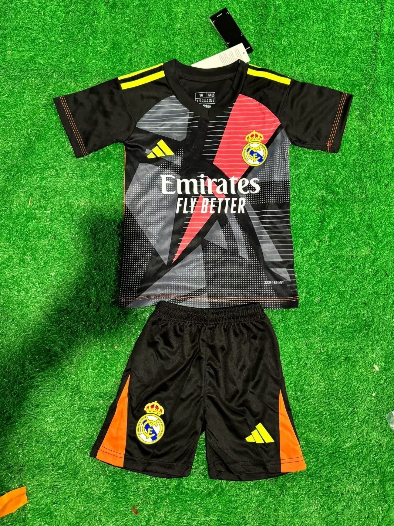 24/25 Kids Real Madrid goalkeeper Black Size 16~28