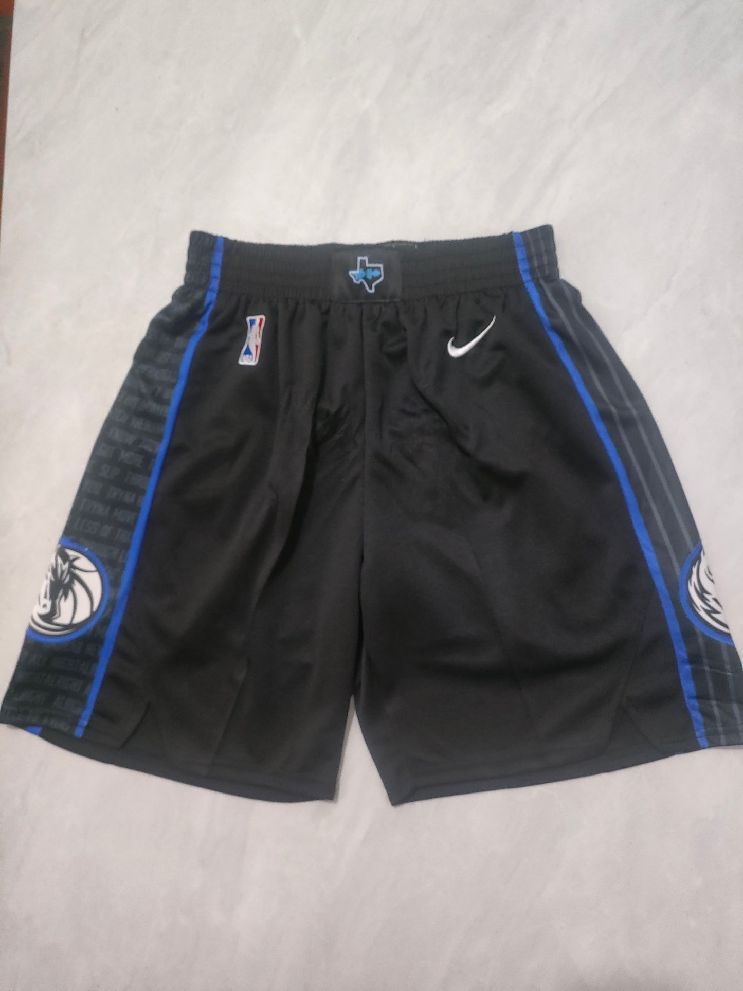 NBA Mavericks 24 Black City Shorts