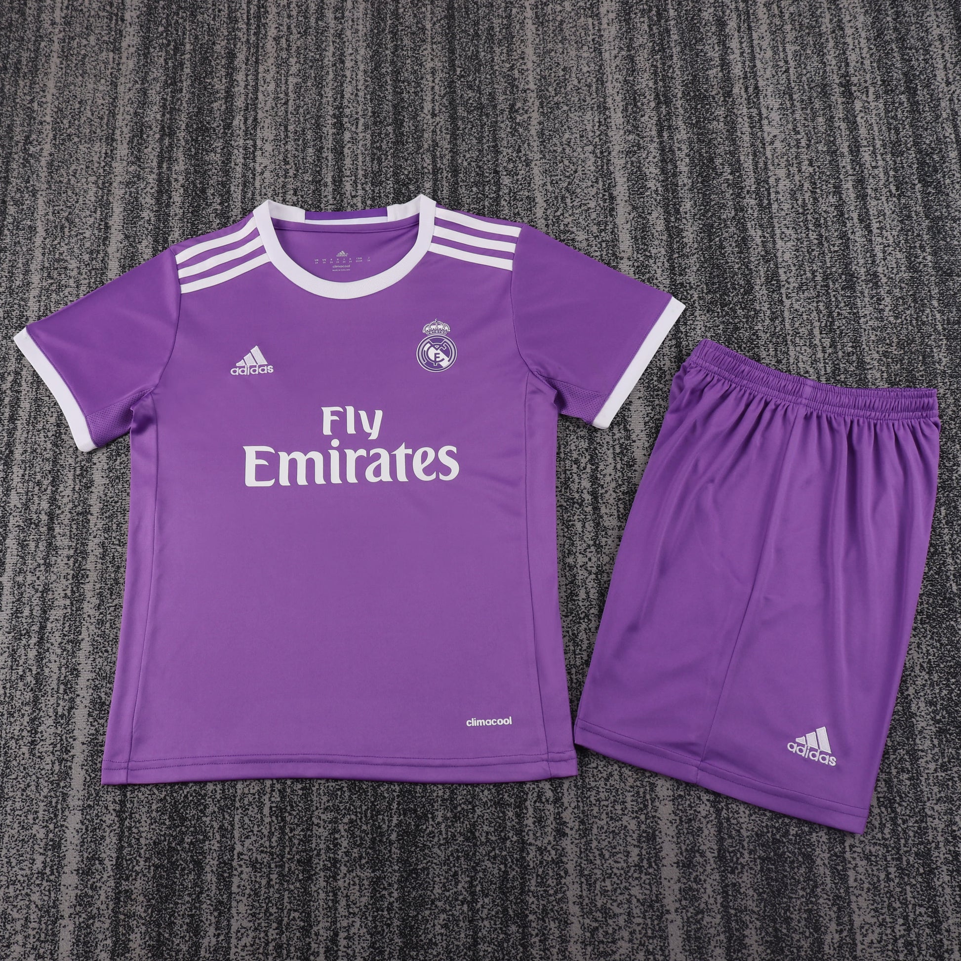 Retro Kids 2016/17 Real Madrid away size: 16-28