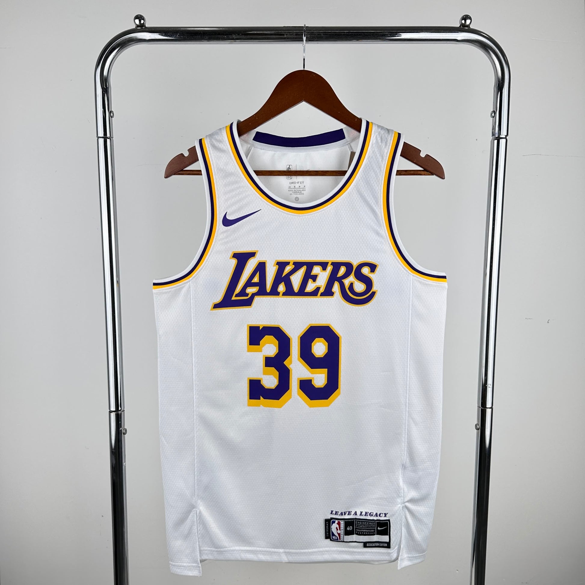 Lakers round neck white number 39 Howard # TOSCANO