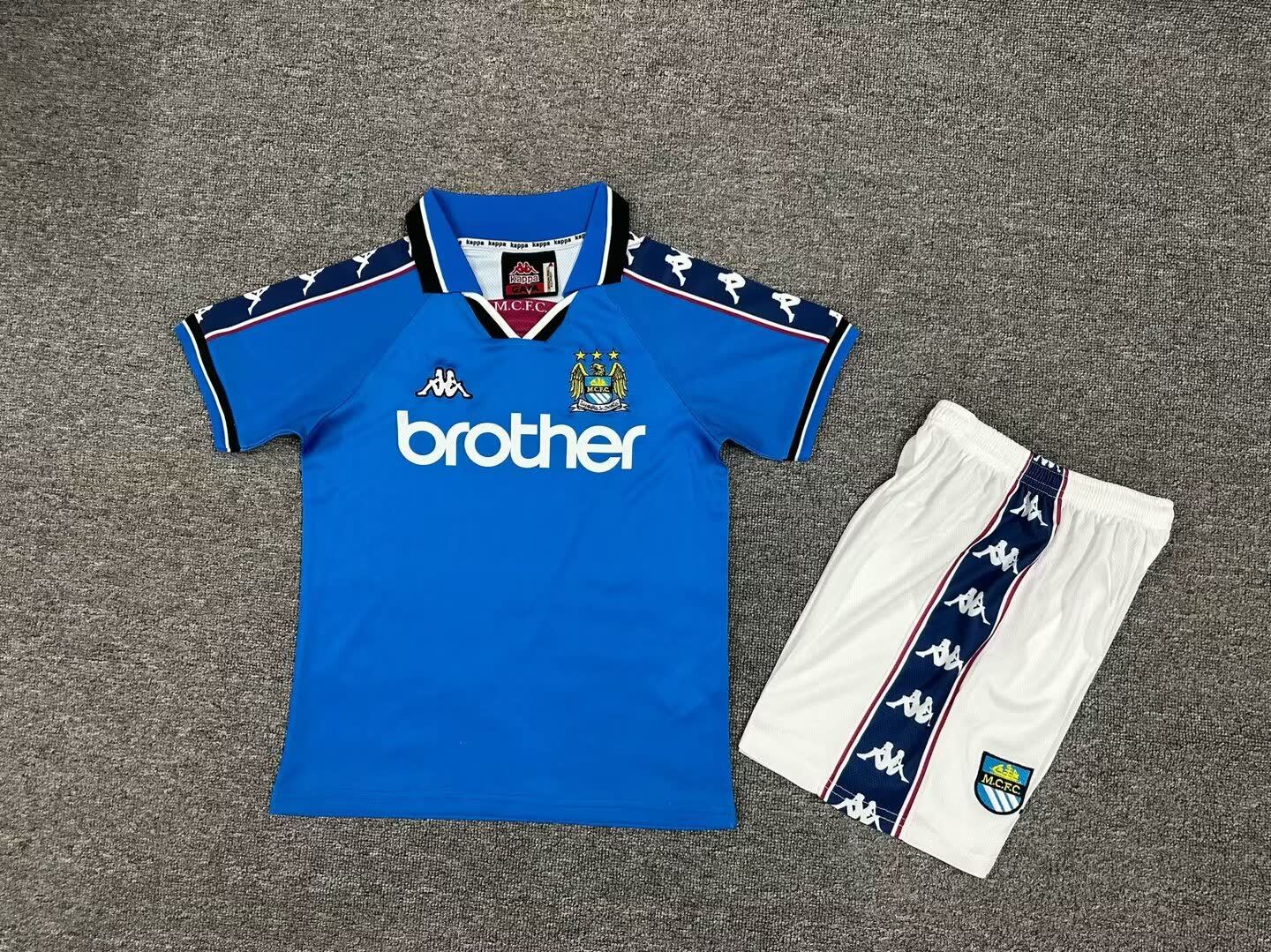 Retro Kids 97/98 Manchester City home size: 16-28