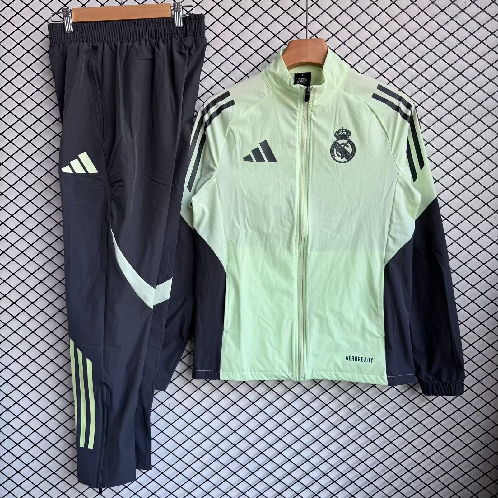 2025/26 Real Madrid Green Windbreaker Set S-XXL