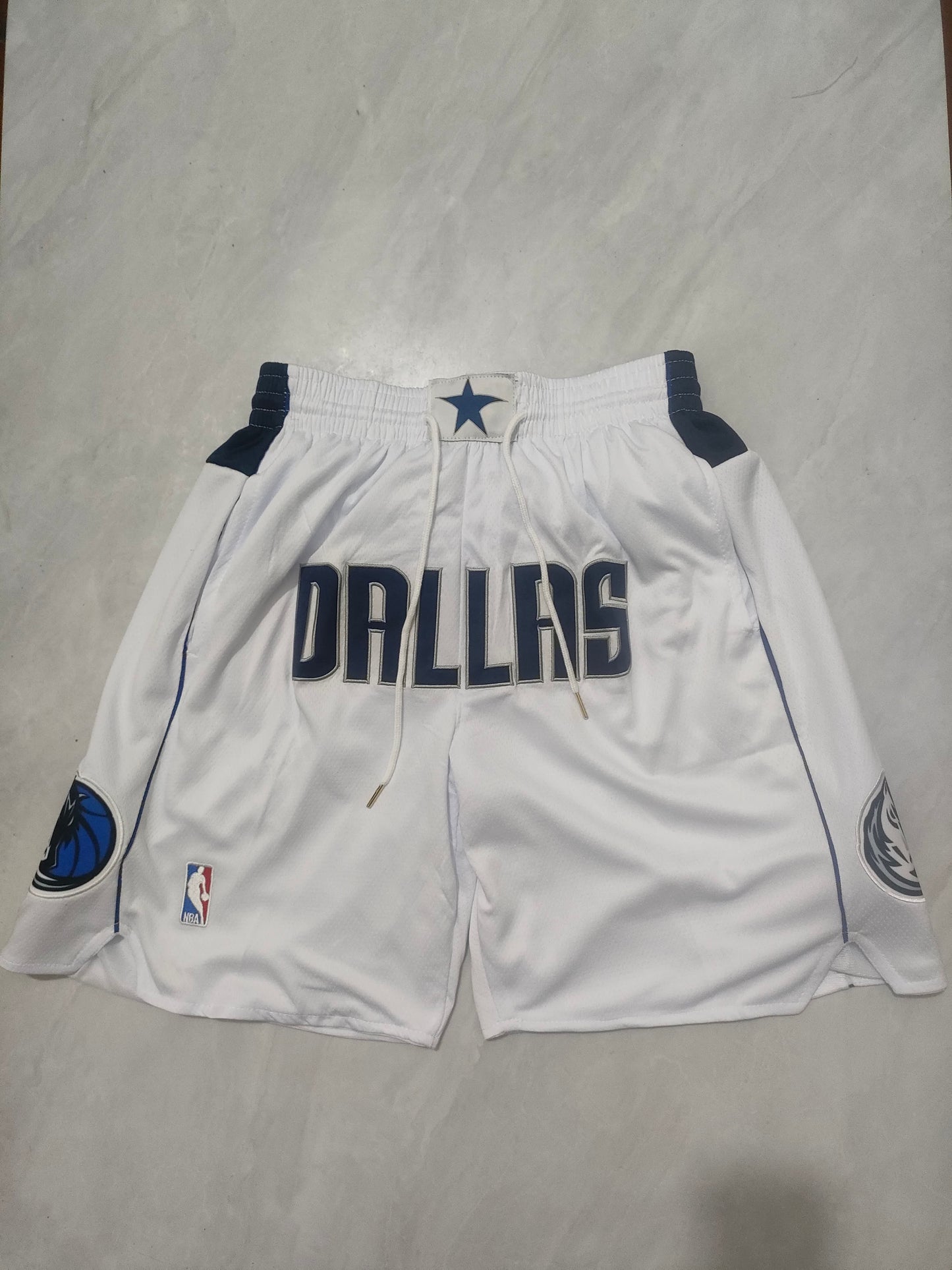 NBA Mavericks White Regular Pocket Shorts