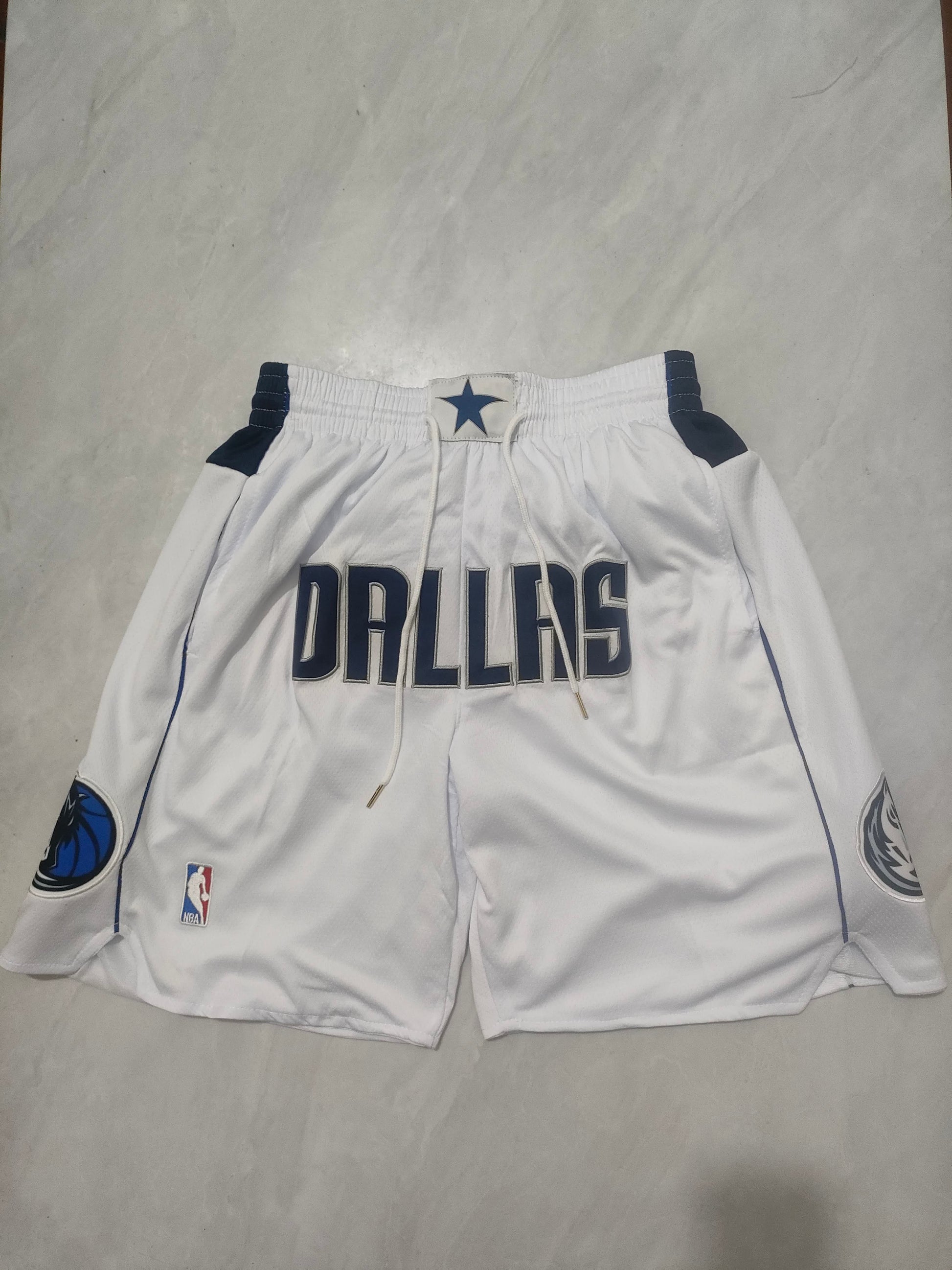 NBA Mavericks White Regular Pocket Shorts