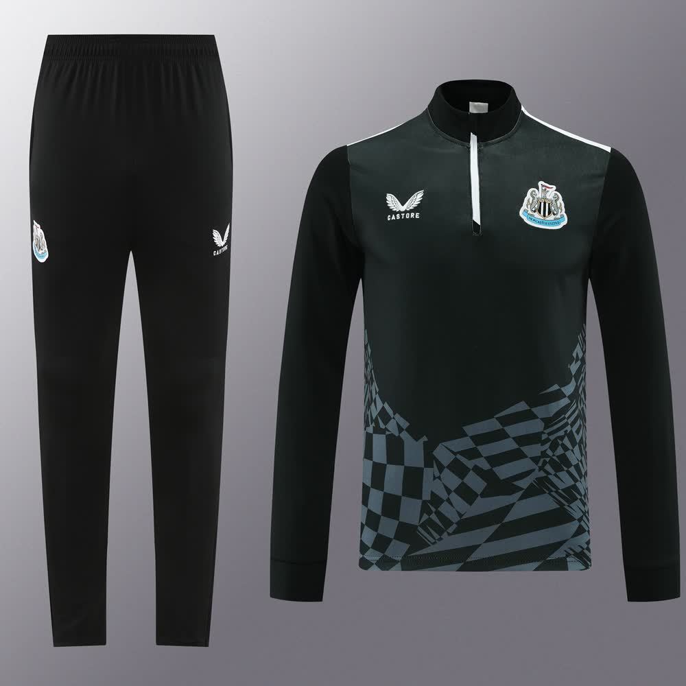23 Newcastle 01 Black Half Zipper