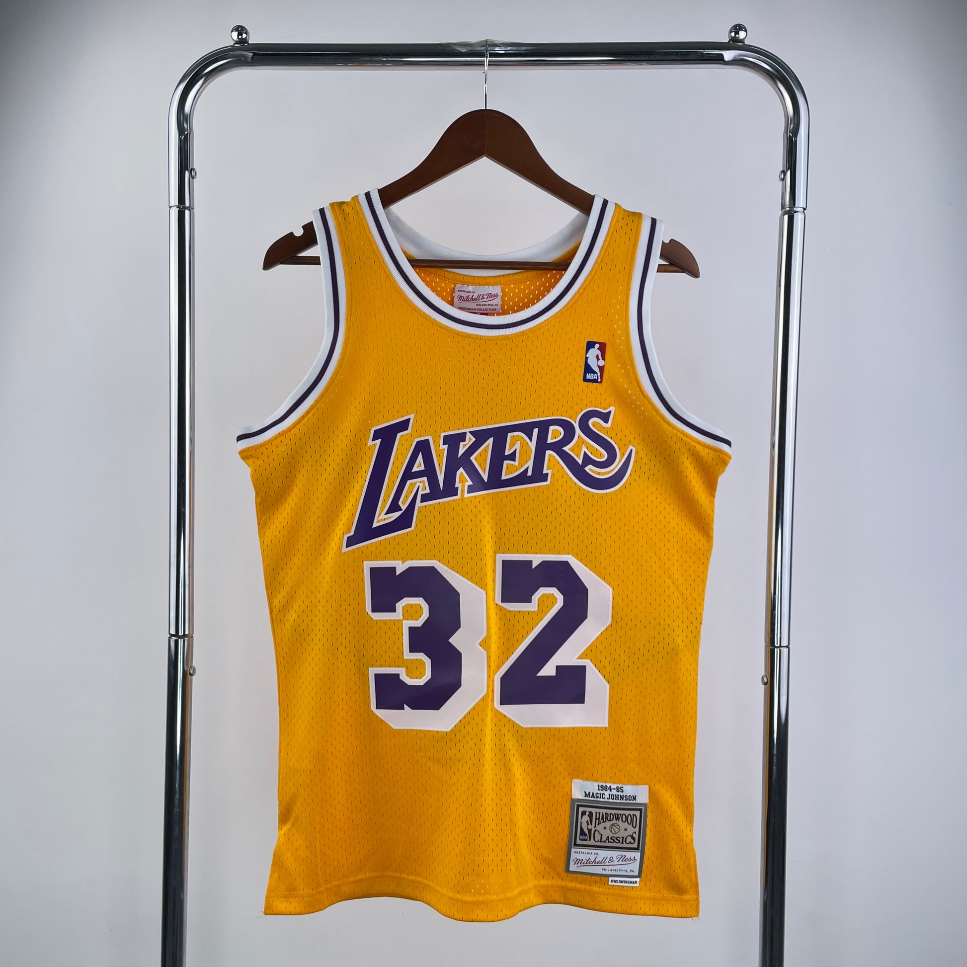 MN Heat Pressed Vintage Jersey: SW Lakers 84/85 Round Neck Yellow 32 # Johnson