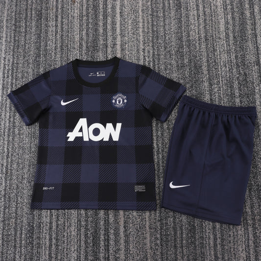 Retro Kids 2013/14 Manchester United away size: 16-28