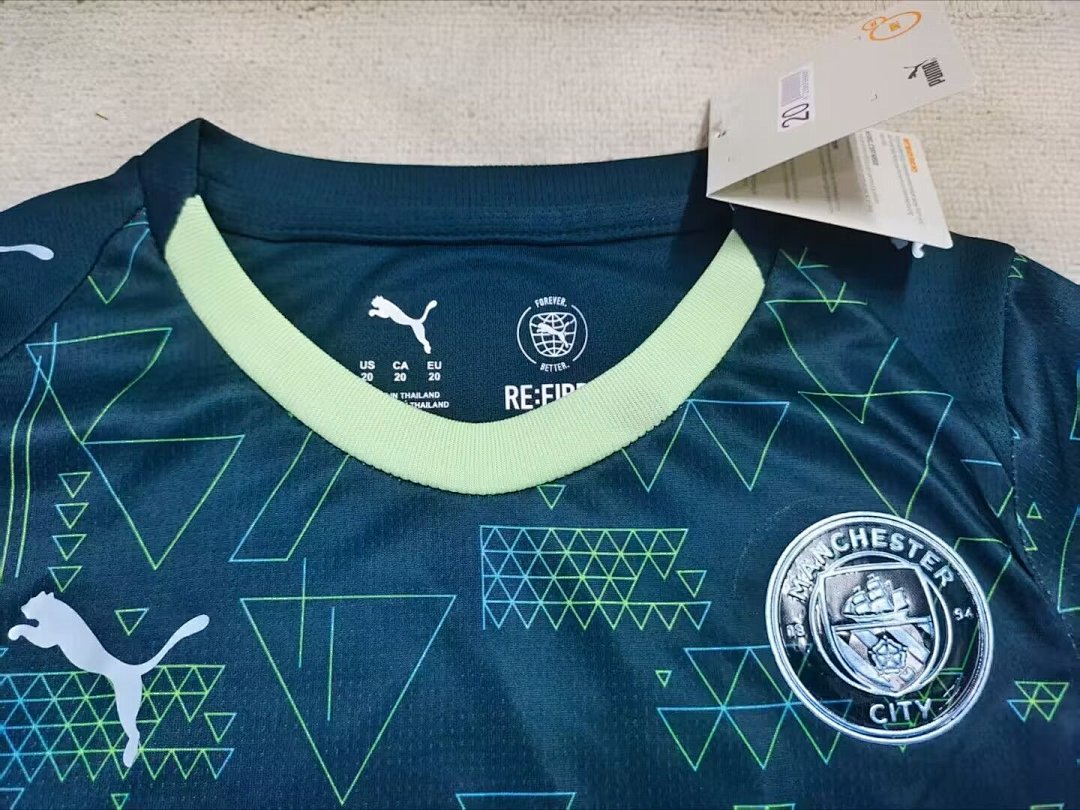 /26 Kids Manchester City third away Size16-305