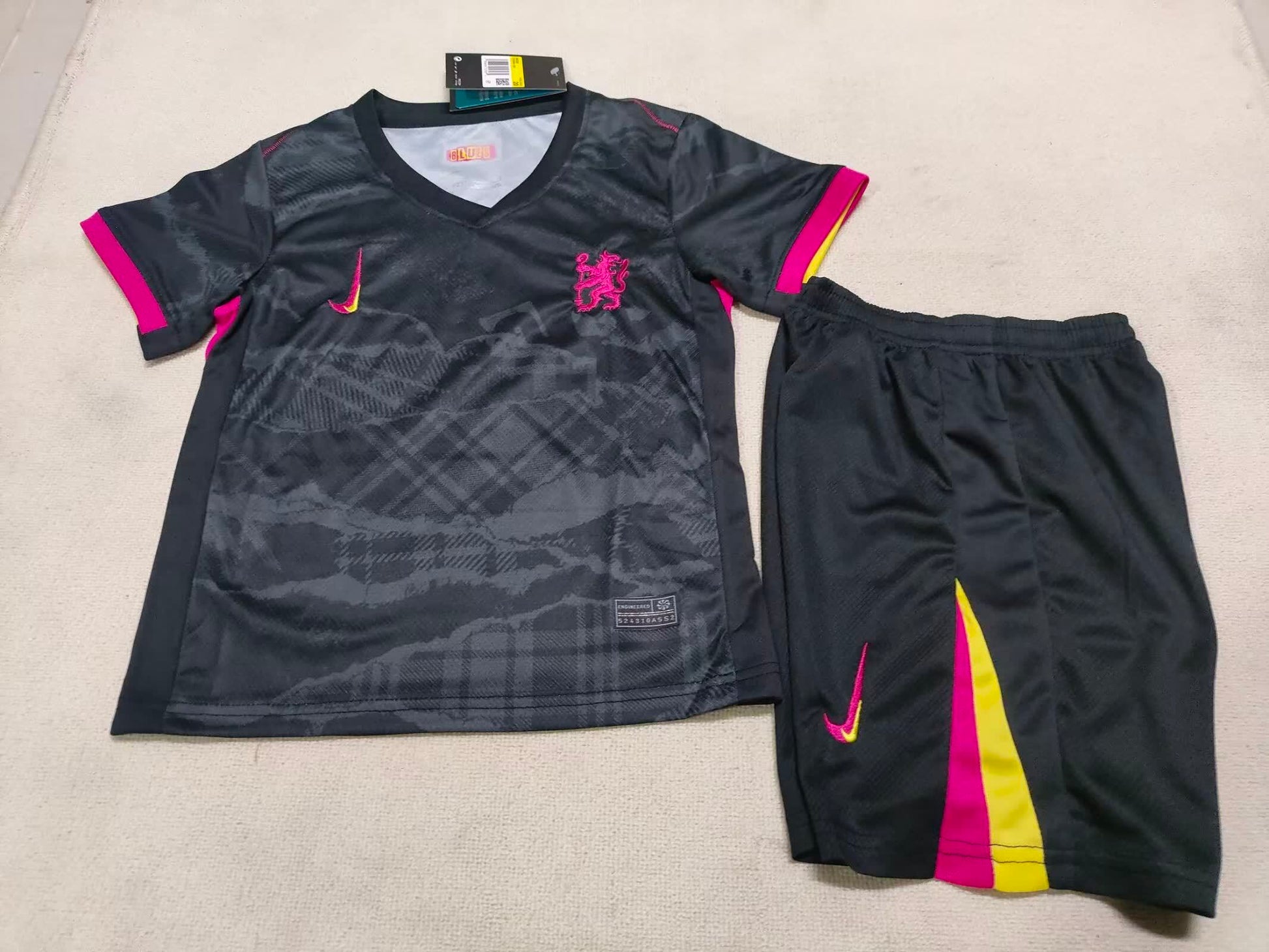 24/25 Kids Chelsea Second away Size: 16-28