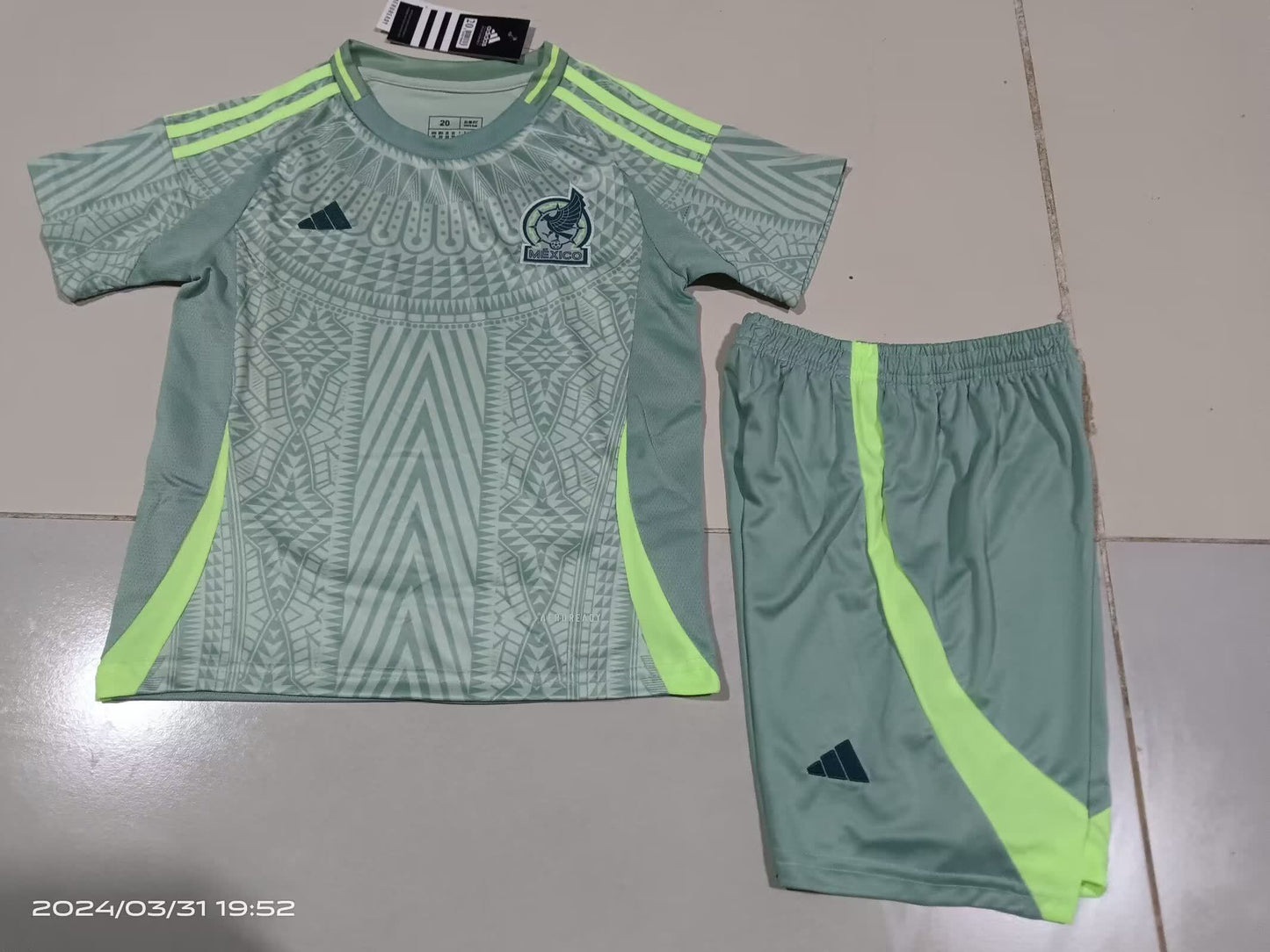 24/25 Kids Mexico away size: 16-28