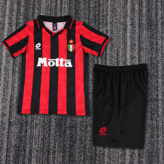 Retro Kids 93/94 AC Milan home size: 16-28