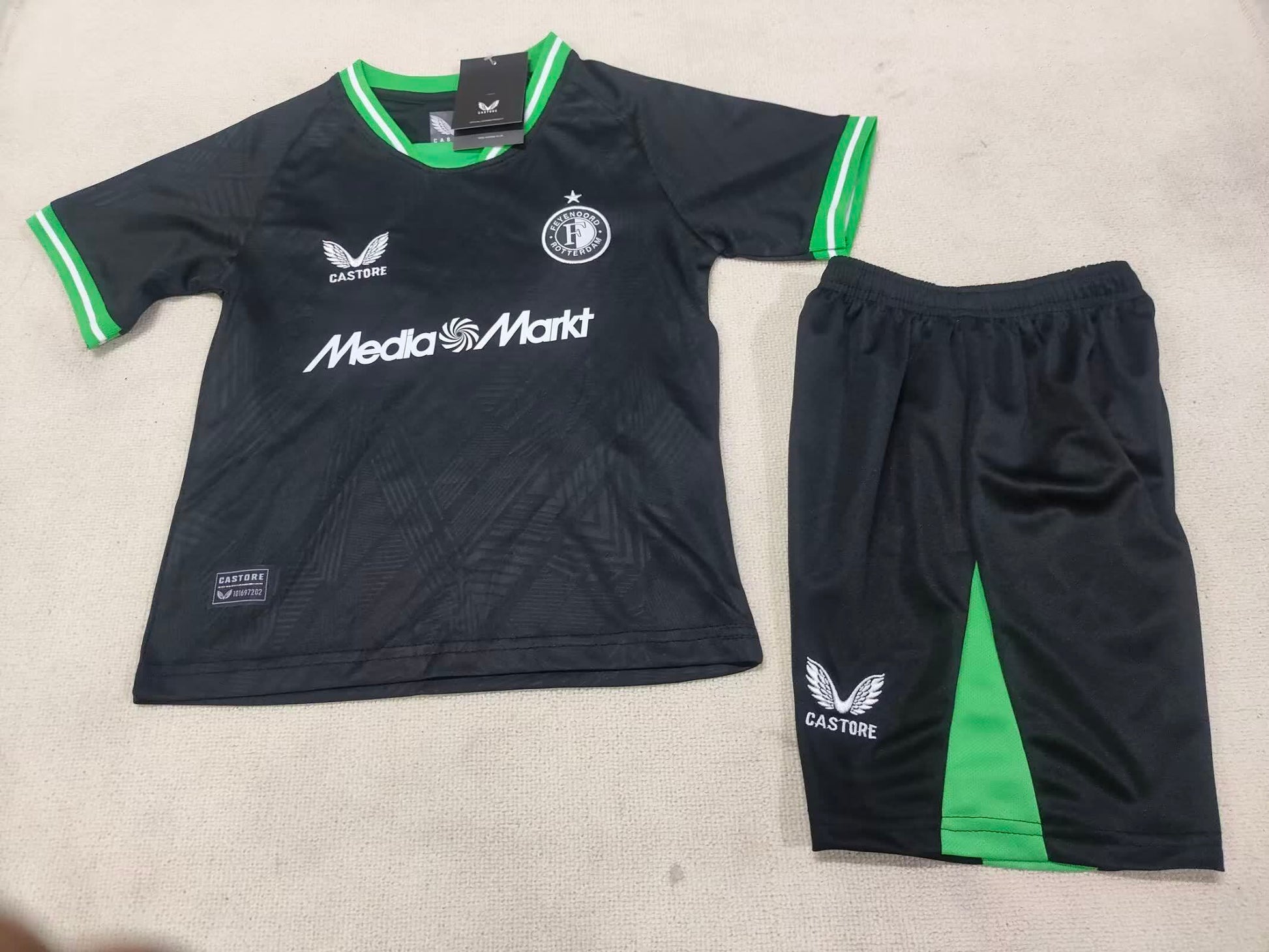 24/25 Kids Feyenoord away Size: 16-28