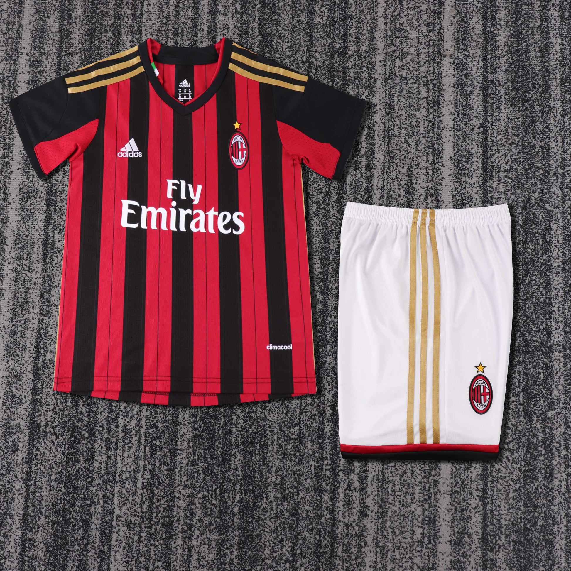 Retro Kids 13/14 AC Milan home size: 16-28