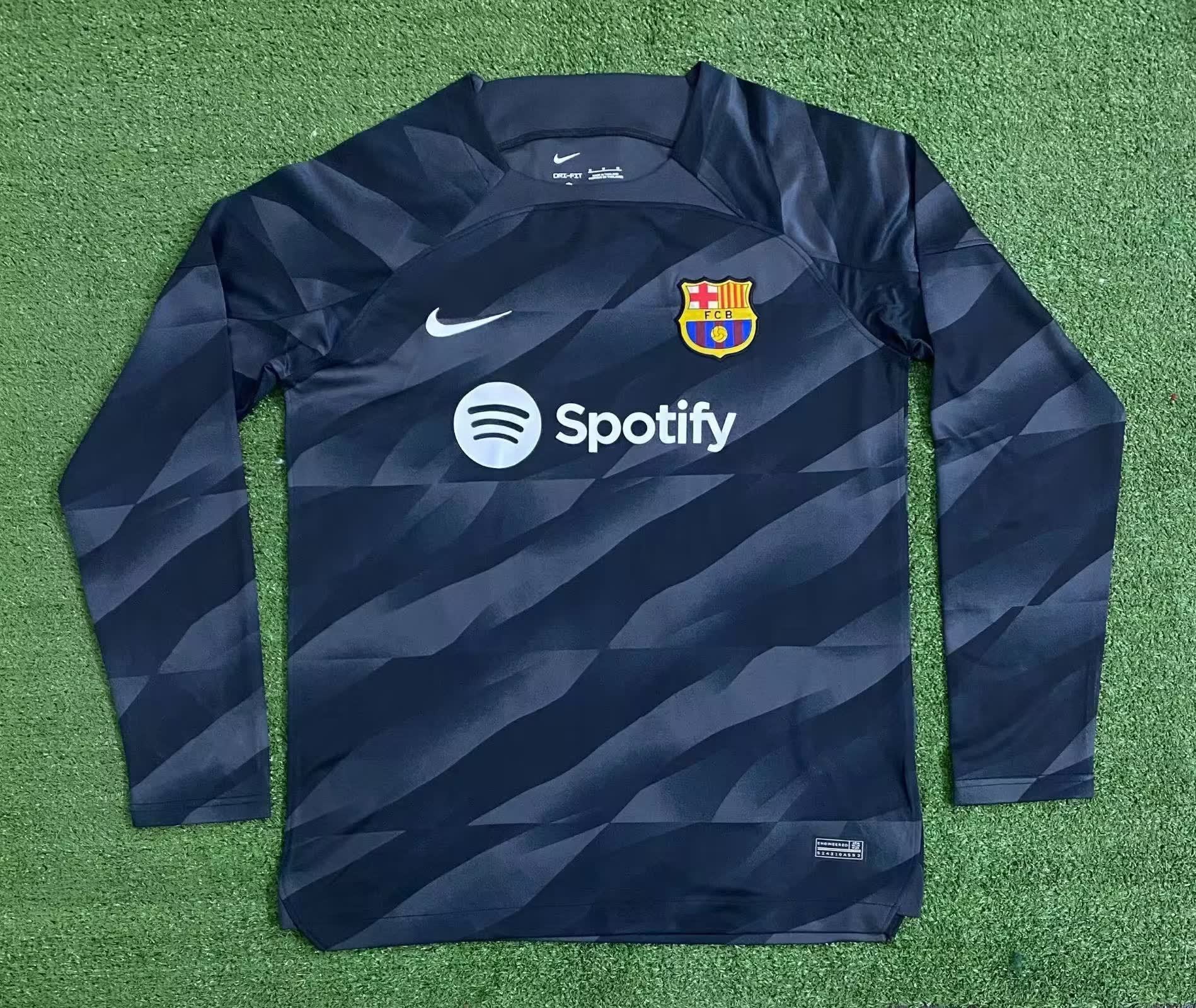23/24 Barcelona goalkeeper long sleeved