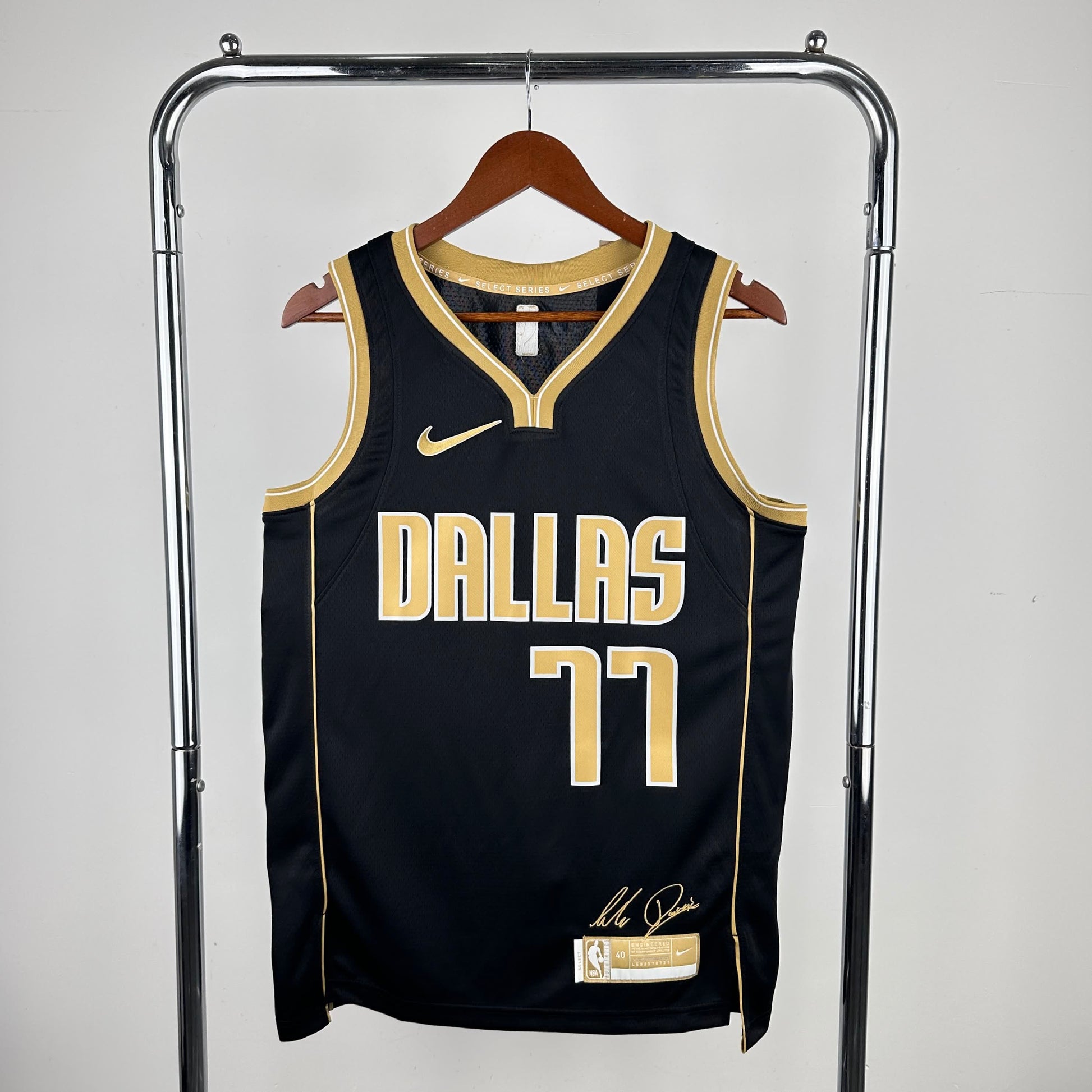 Season 24 Honor Edition 77 # Doncic