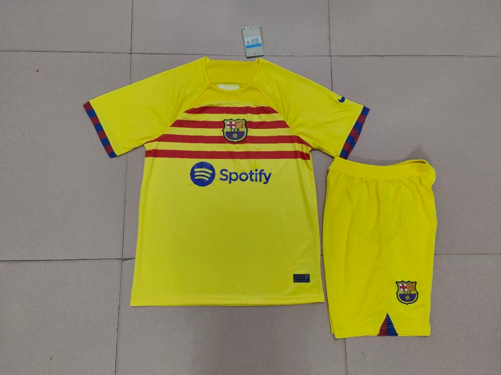 23/24 Barcelona Third away