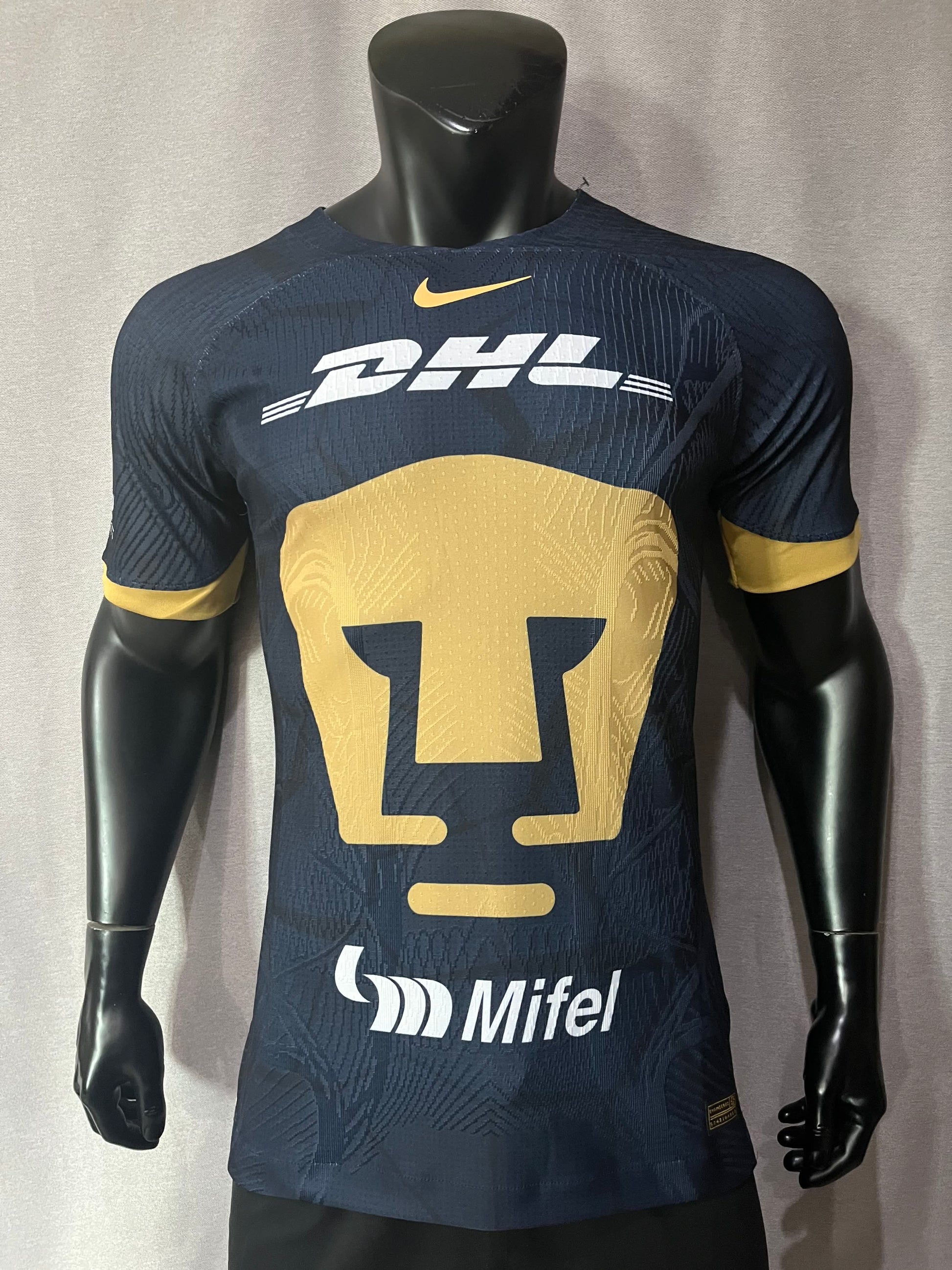 23/24 Unam Pumas away player version