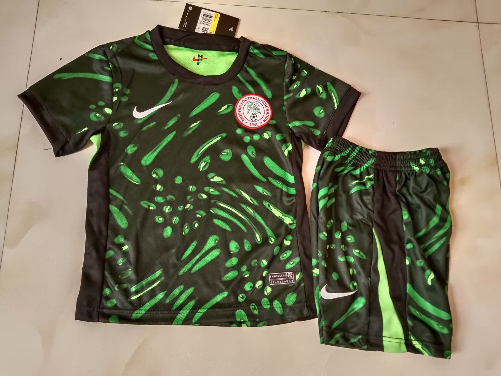 24/25 Kids Nigeria away Size: 16-28