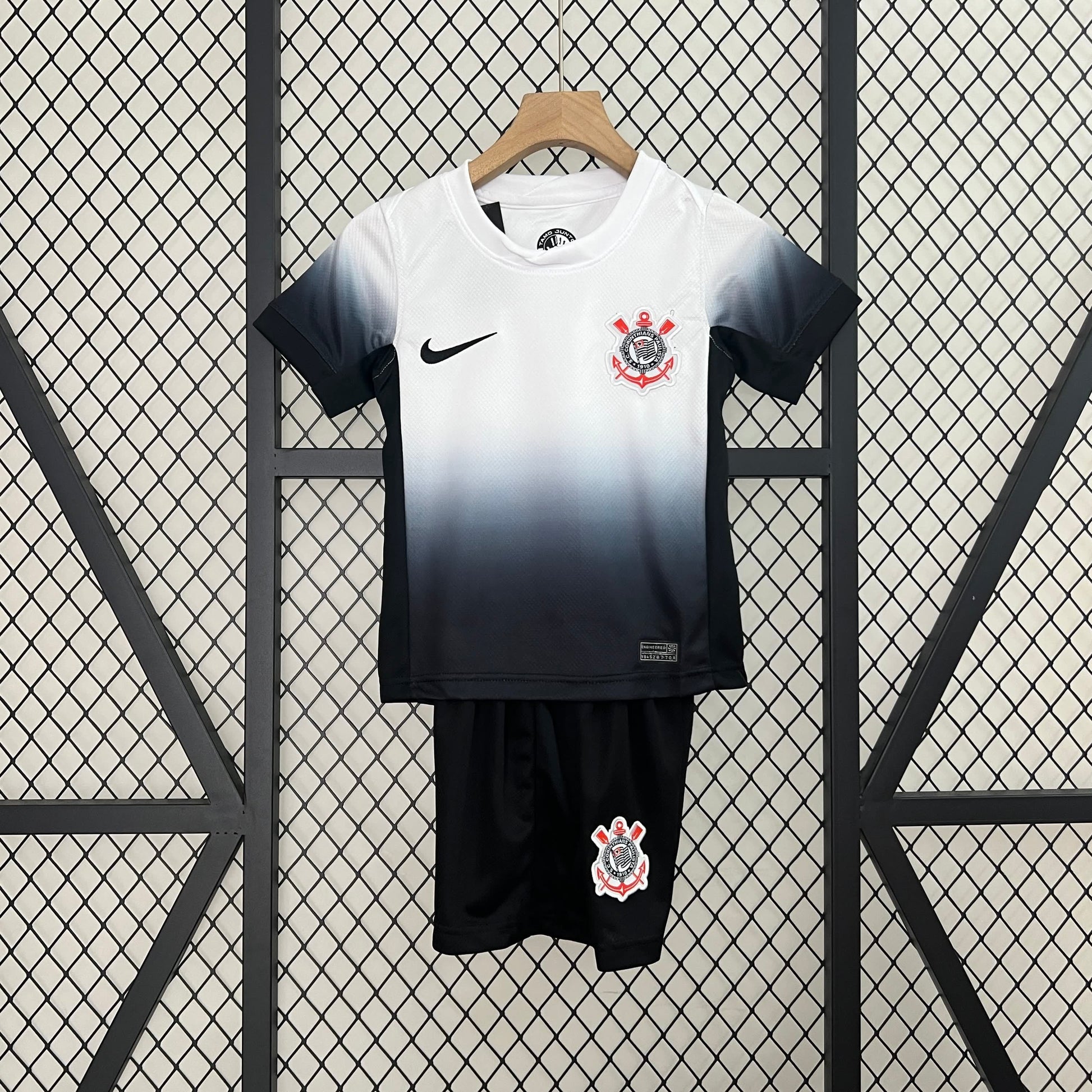 24/25 Kids Corinthians Home Size: 16-28