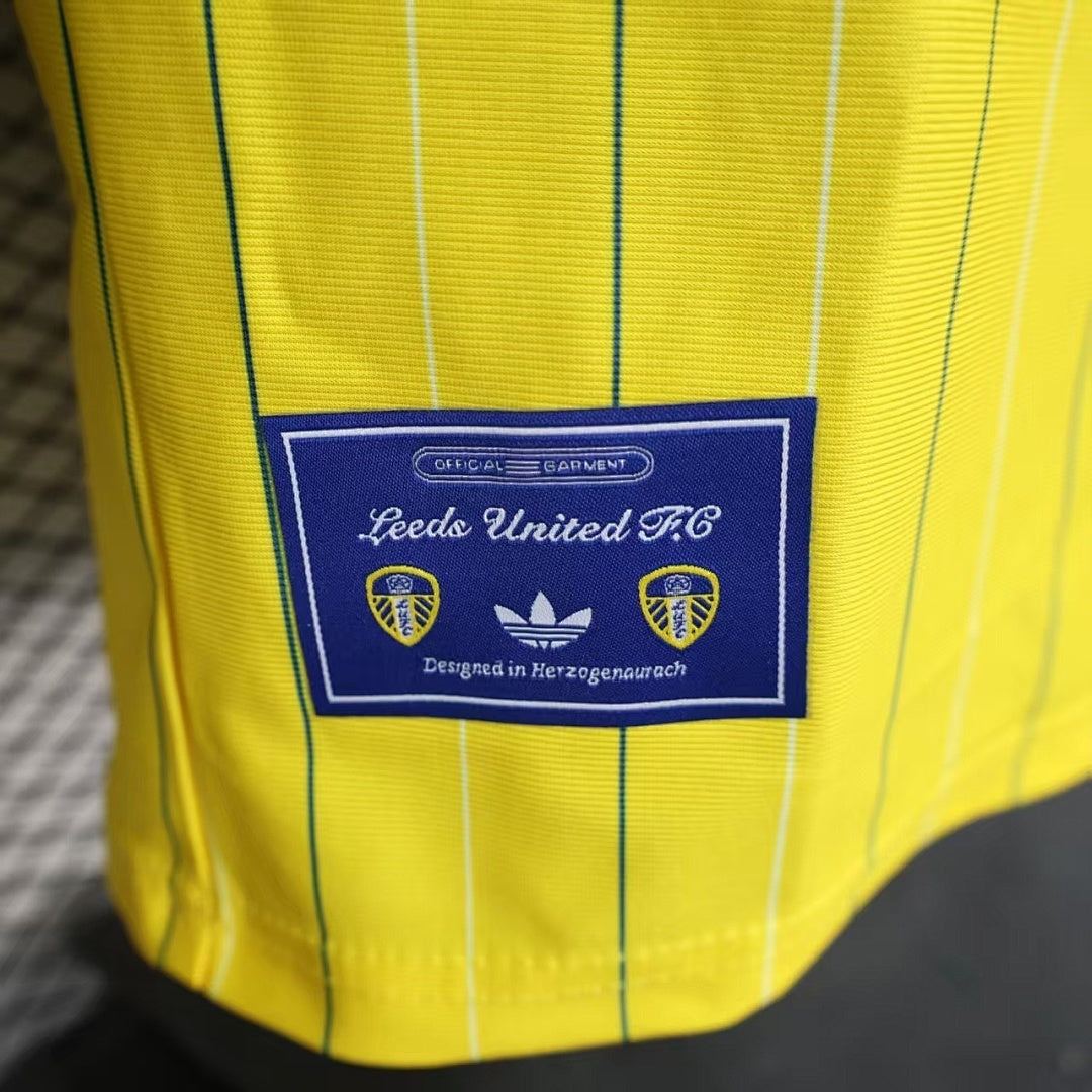 /26 Leeds United Casual Player Edition S-XXL5