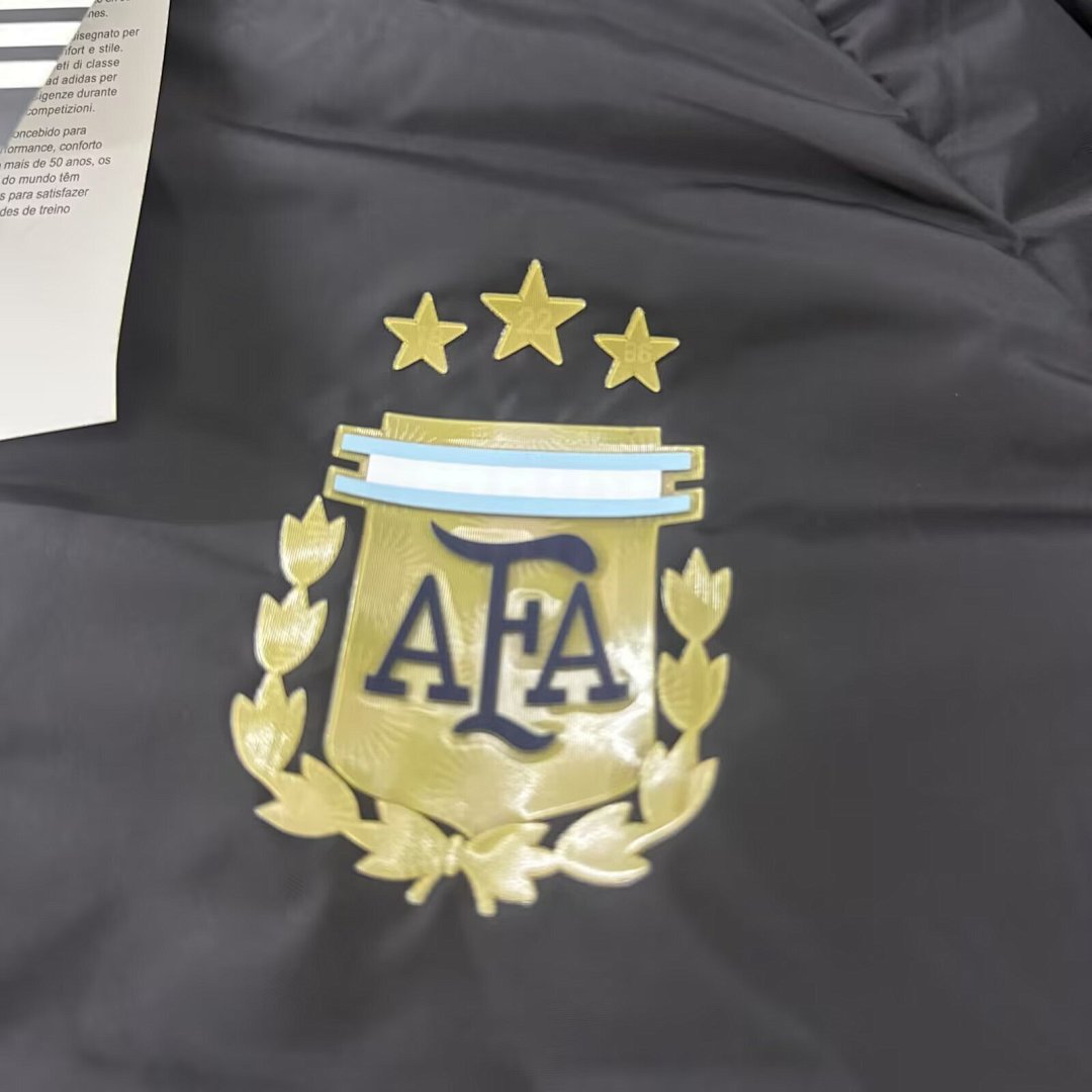 Adidas cotton-padded jacket18