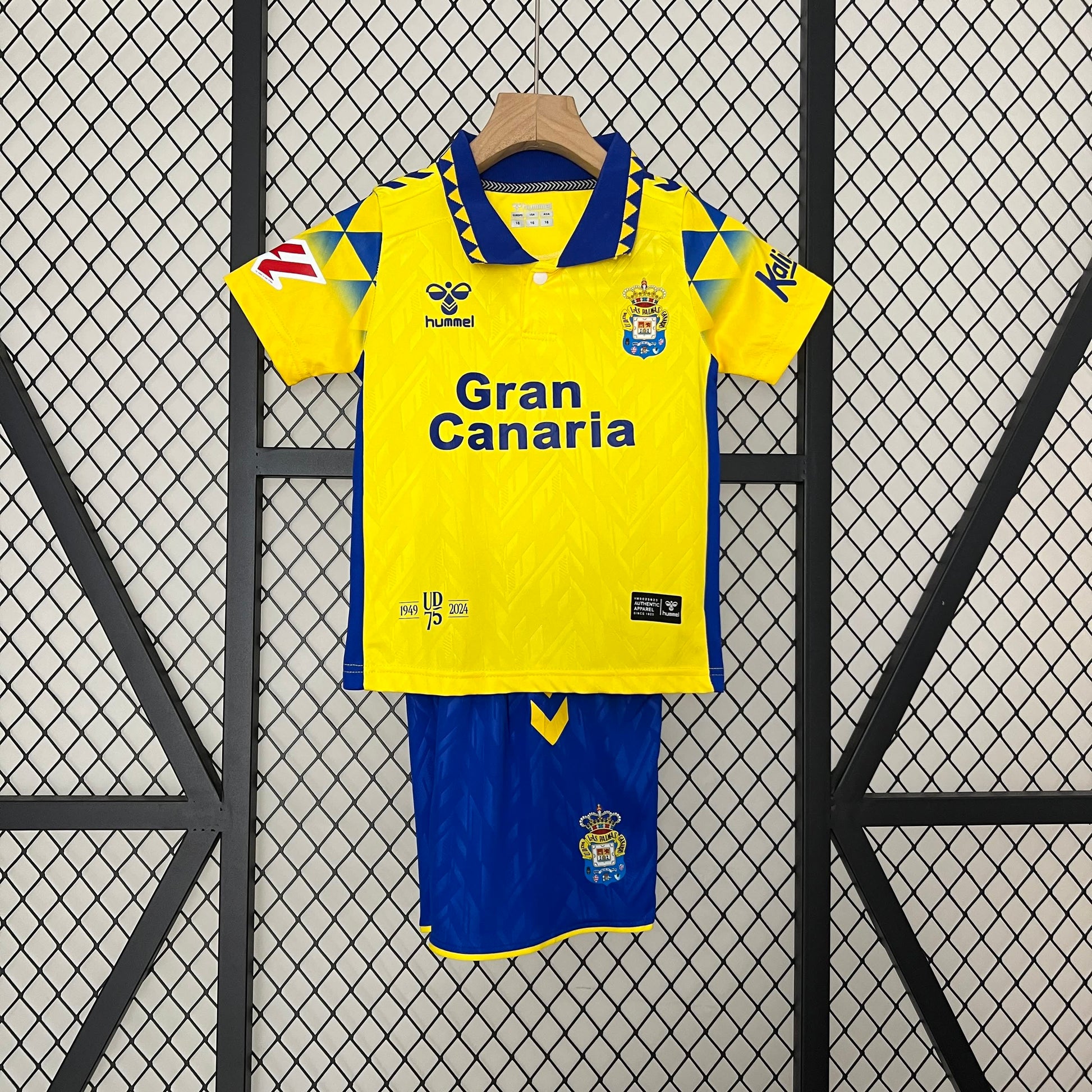 24/25 Kids Las Palmas Home Size: 16-28