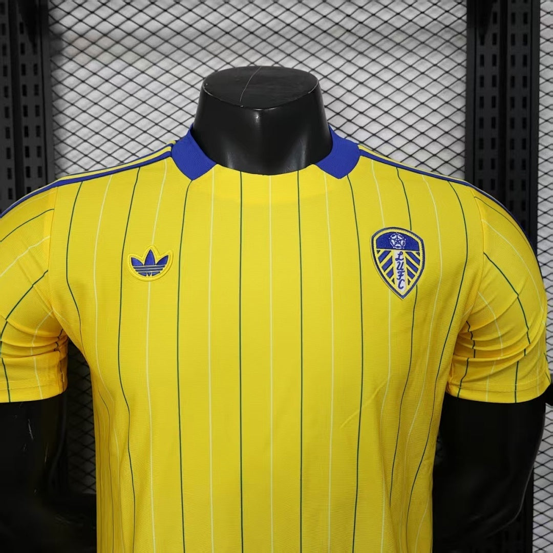 /26 Leeds United Casual Player Edition S-XXL5