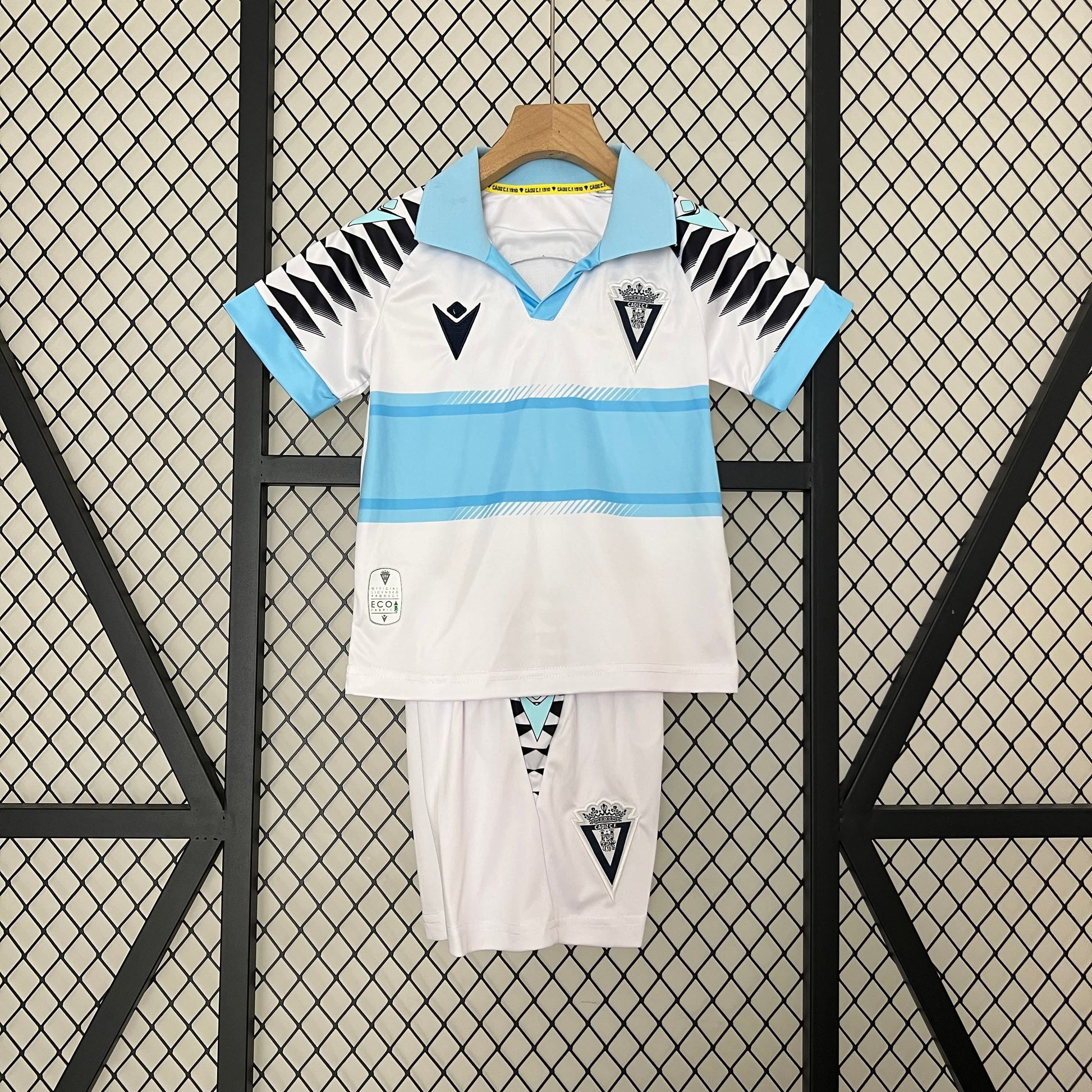 24/25 Kids Cadiz away Size: 16-28