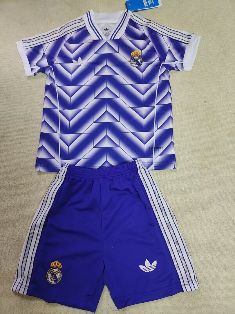 /26 Kids Real Madrid Special Edition Purple &amp; Size 16-305