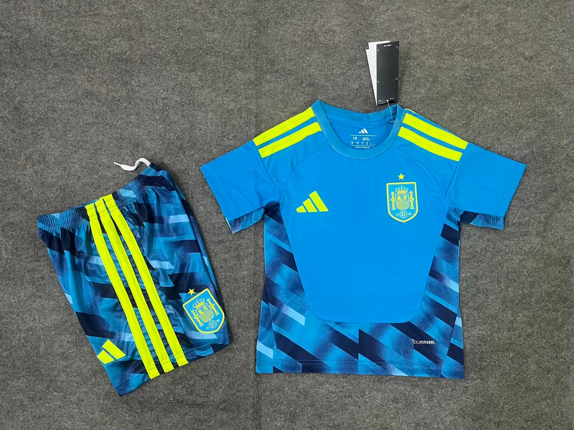 2026/27 Kids Spain Goalkeeper Yupoo Soccer Jerseys&amp;Size 16-28
