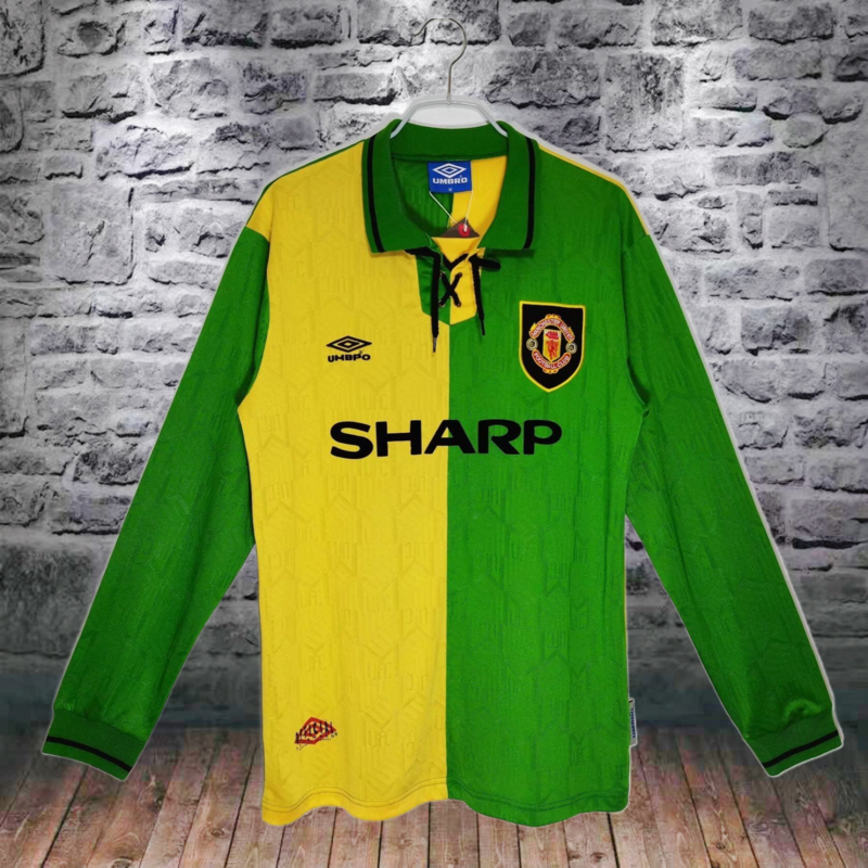 Long sleeved: 1992/94 Manchester United Second away