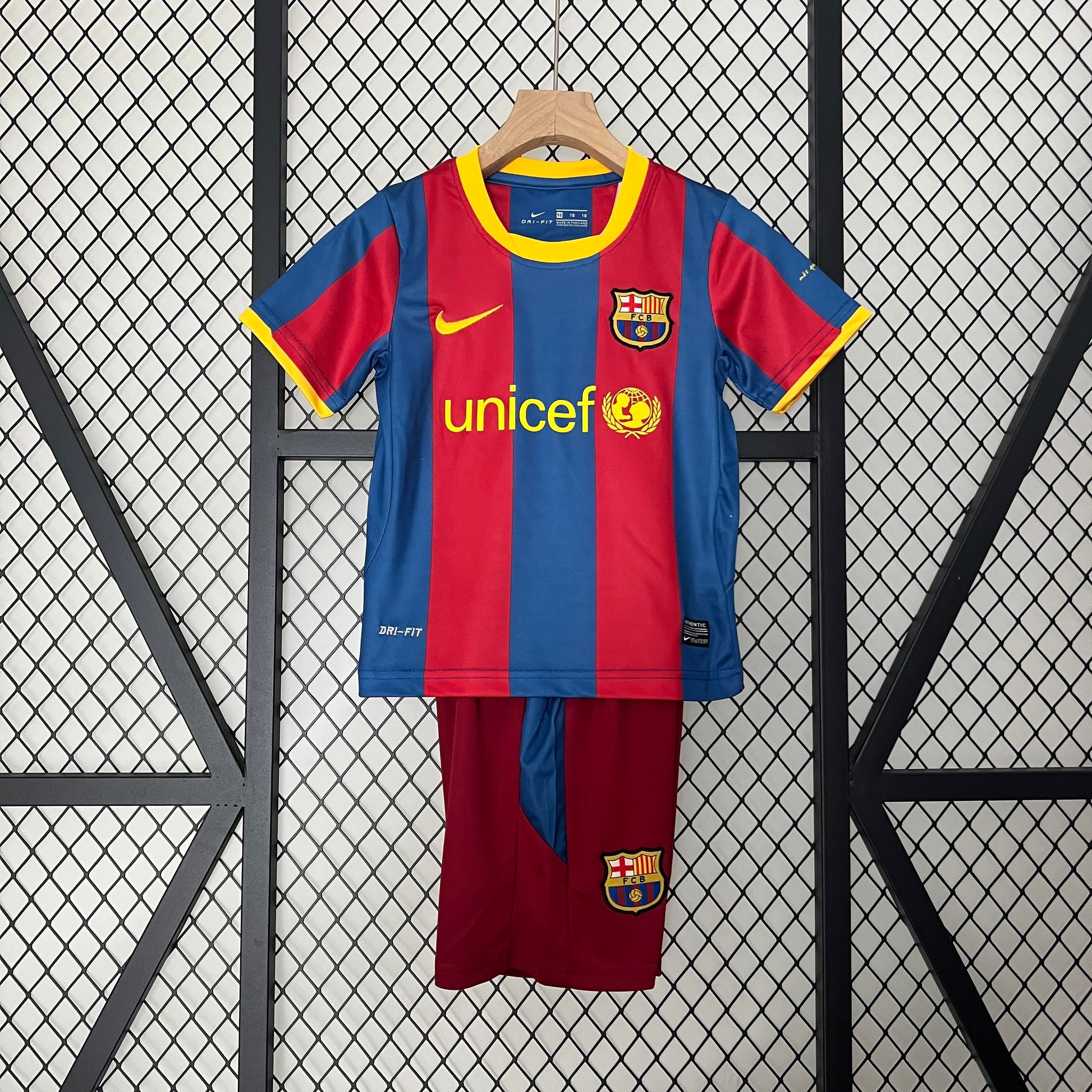Kids # 2010/11 Retro Barcelona Home