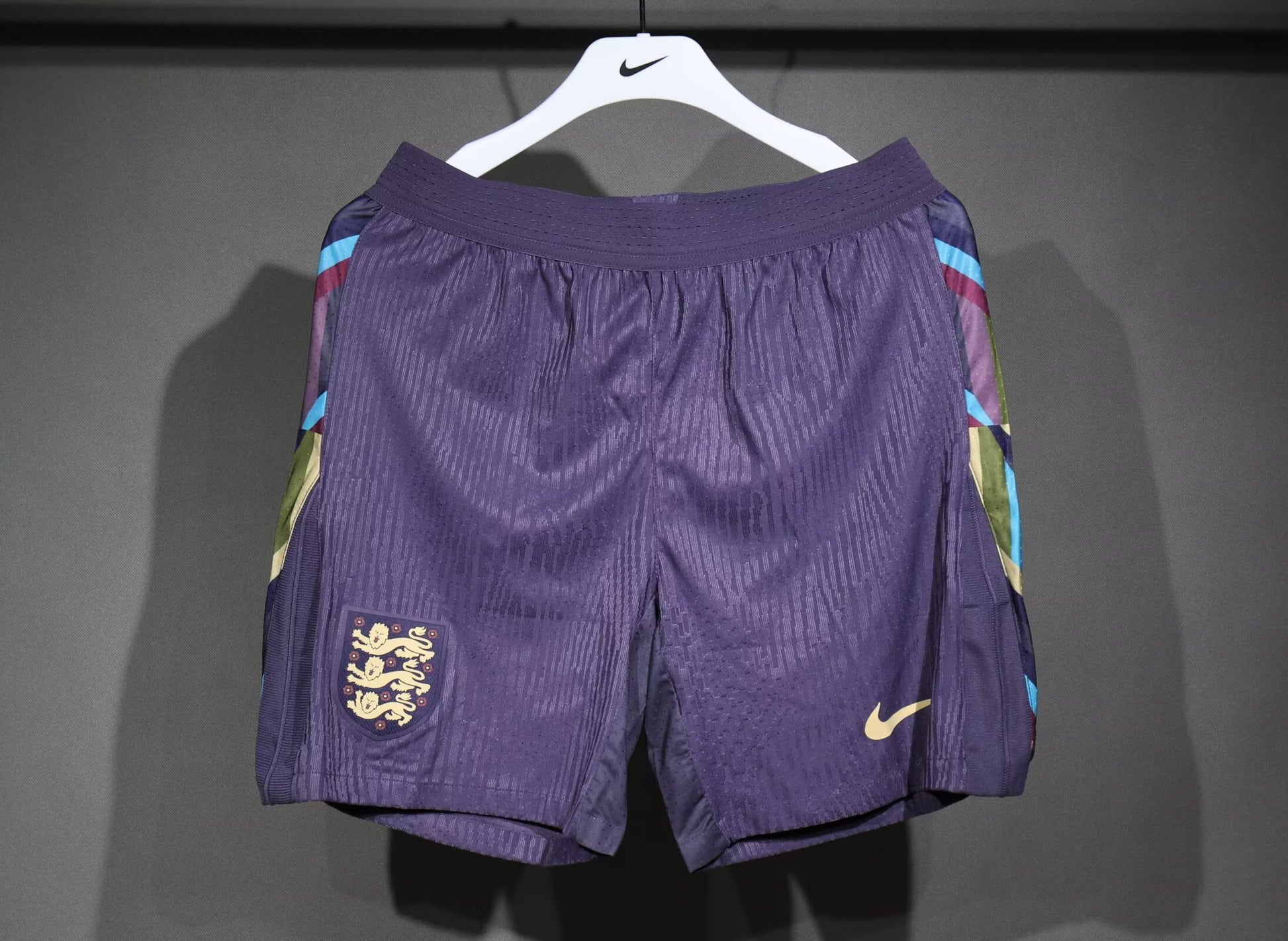 24/25 England away player shorts S-XXL