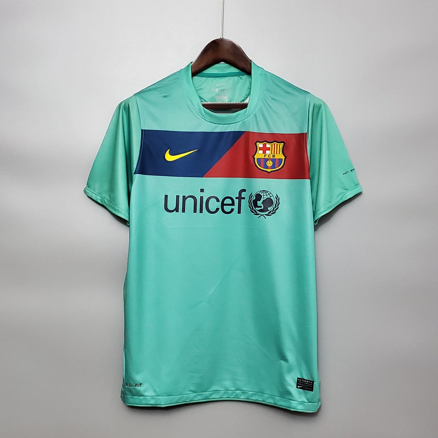Retro Barcelona 10/11 away S-XXL