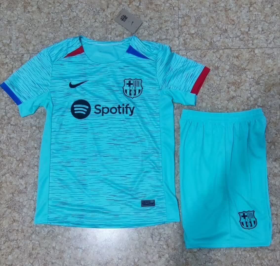 23/24 Barcelona Second away set