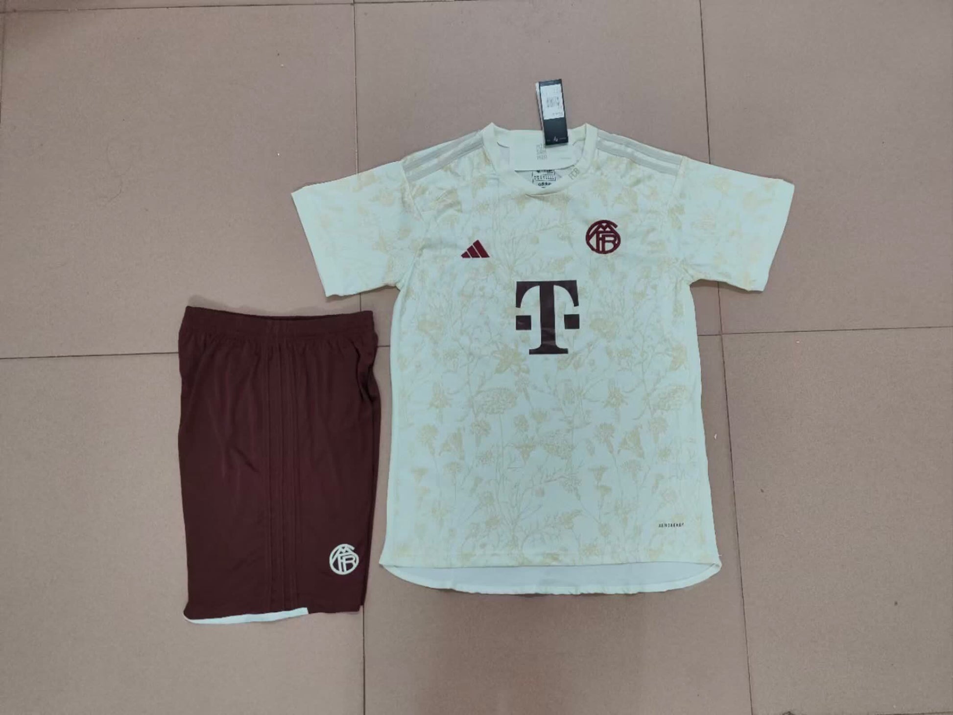 23/24 Bayern Second Away Set