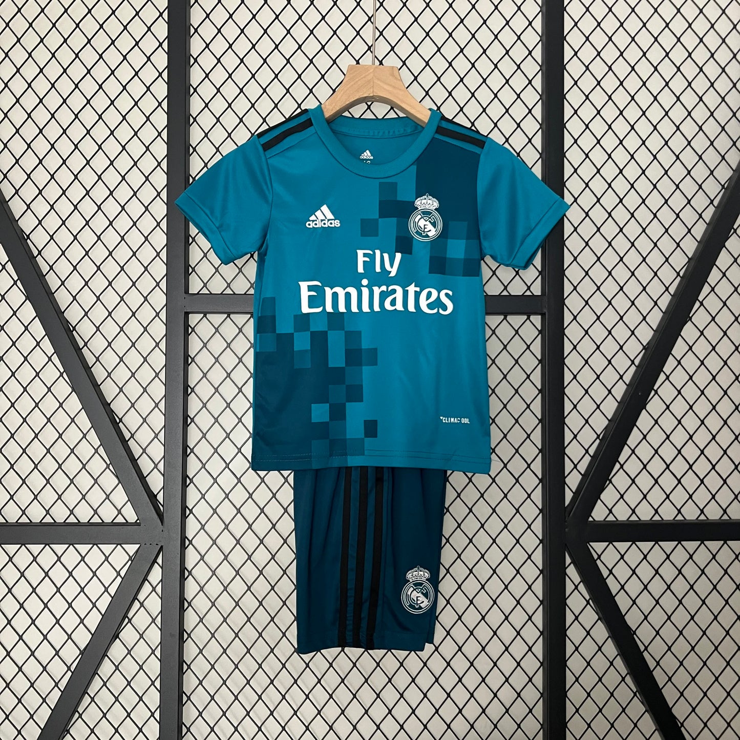 Kids # 17/18 Retro Real Madrid Second Away